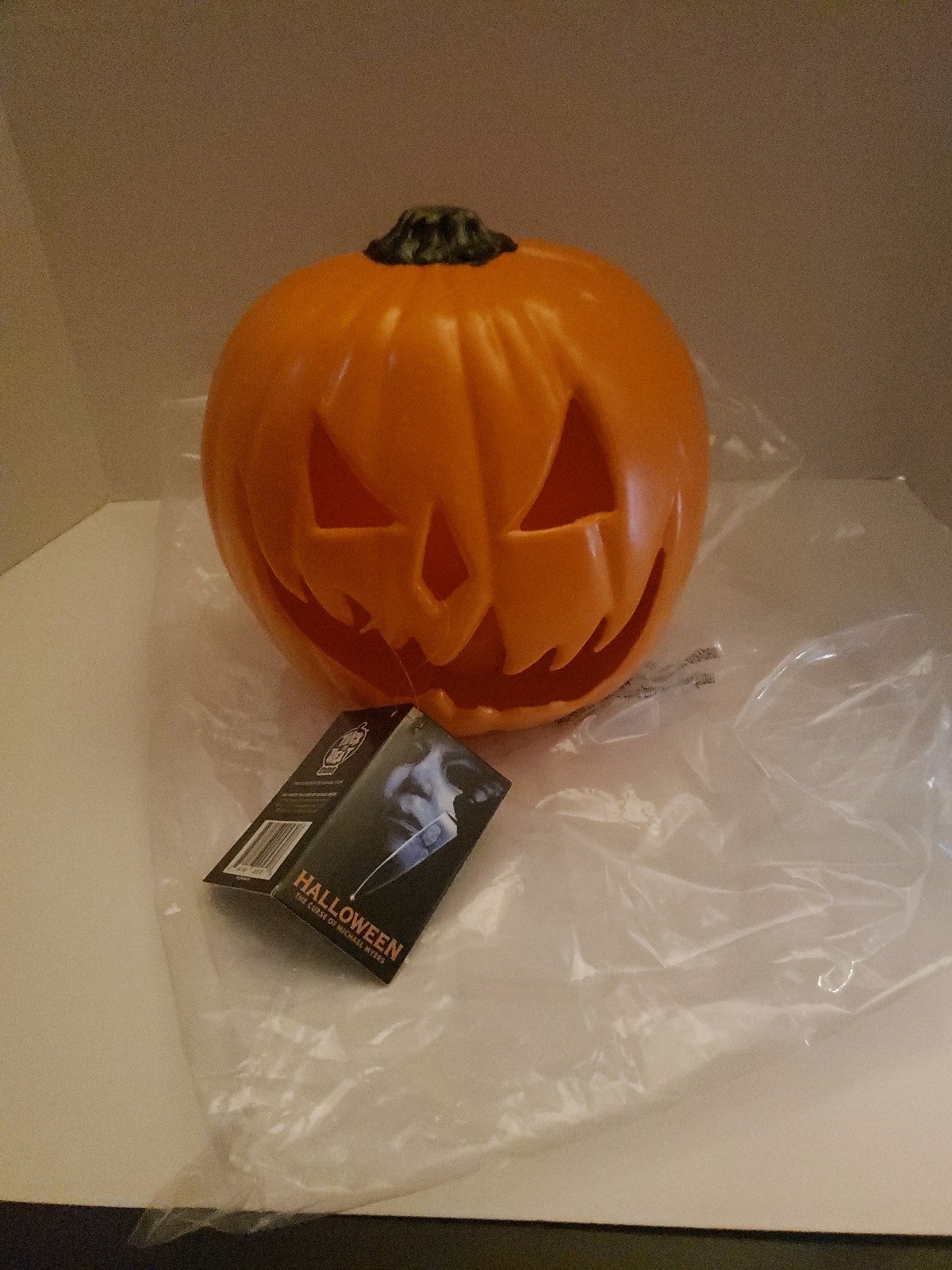 Halloween The Curse of Michael Myers Pumpkin