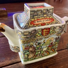 Vintage Sadler Robin Hood Teapot