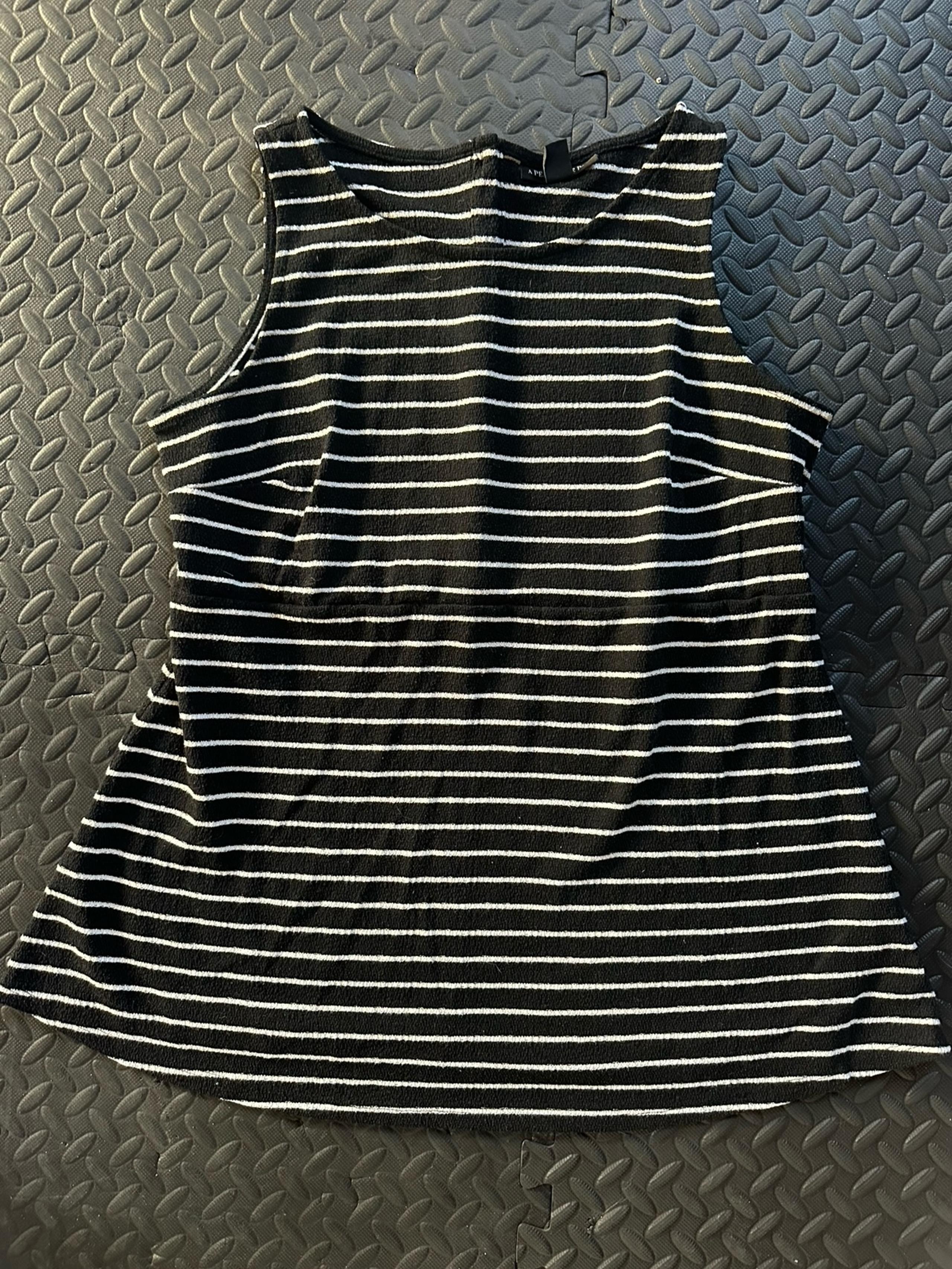 Maternity tank Top size Large A Pea In The Pod