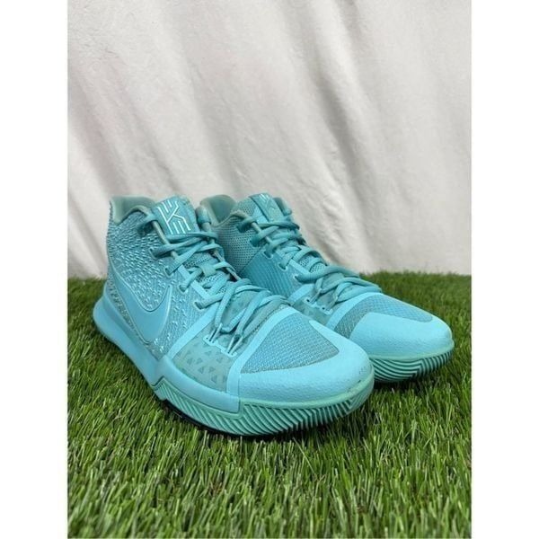 Size 10 - Nike Kyrie 3 Tiffany - 852395-401 RARE Blue