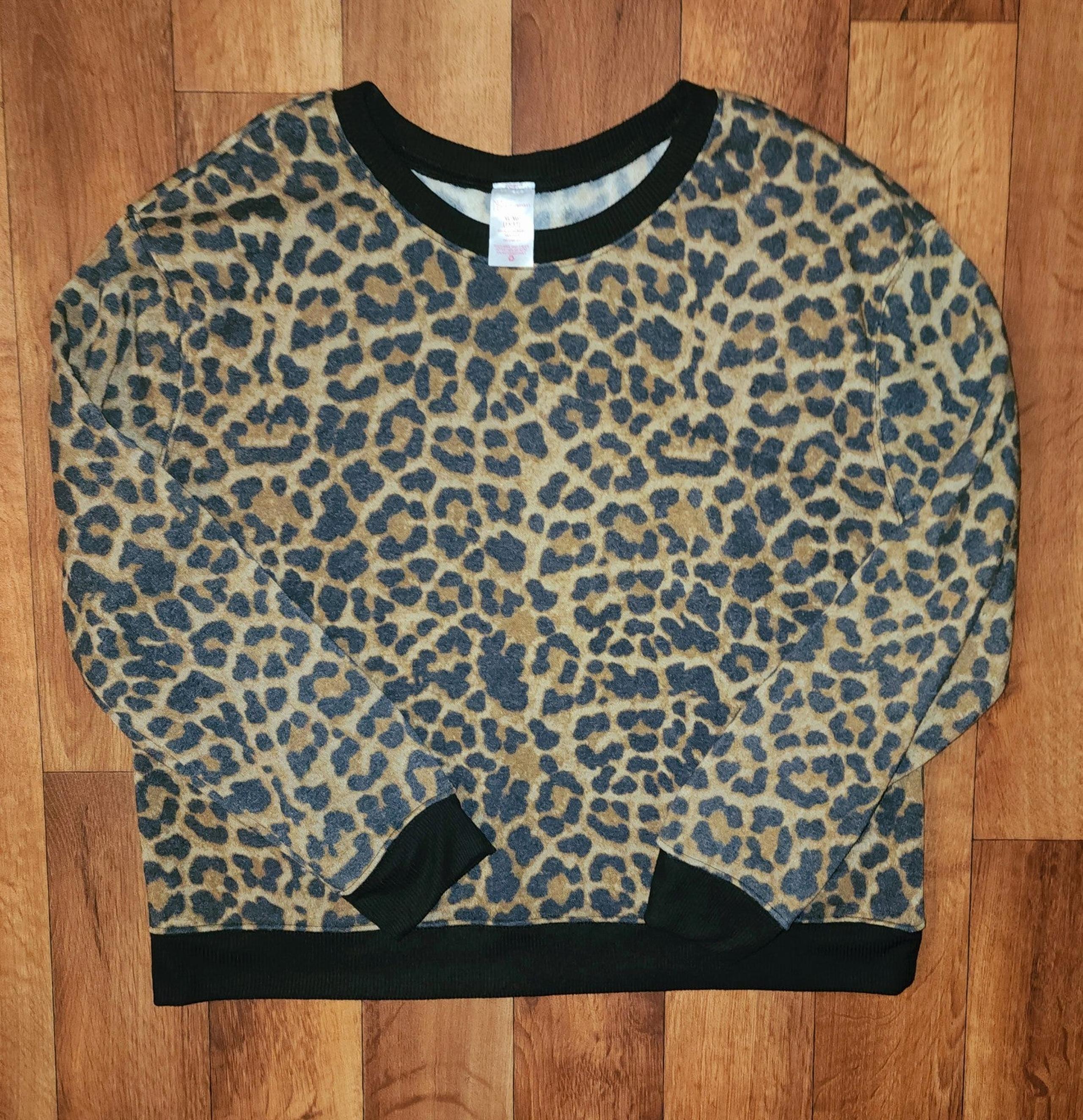 No Boundaries Women's Leopard Print Sweatshirt size XL