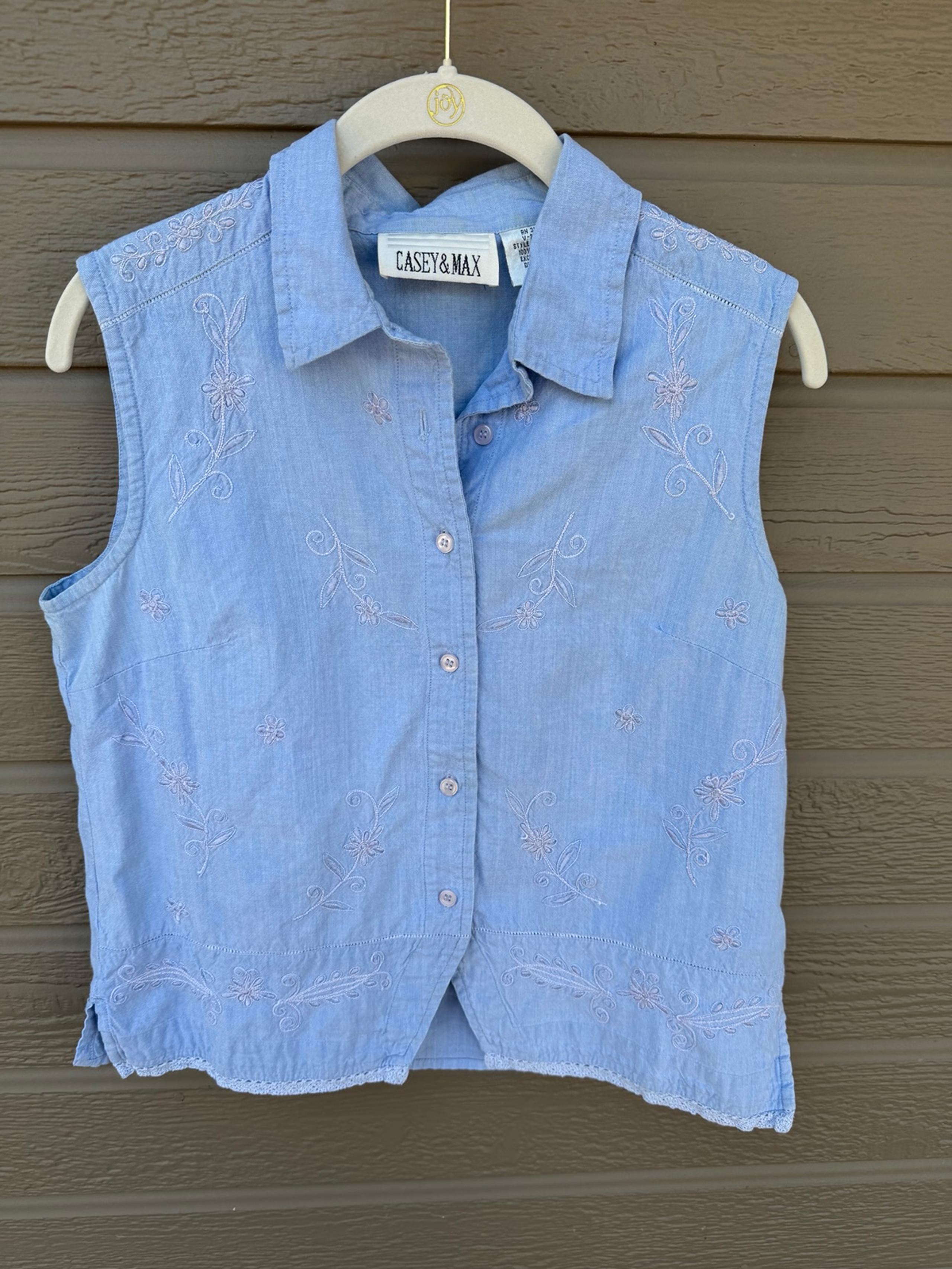 Casey & Max Light Blue Button-up Embroidered Sleeveless Top Vintage Size M