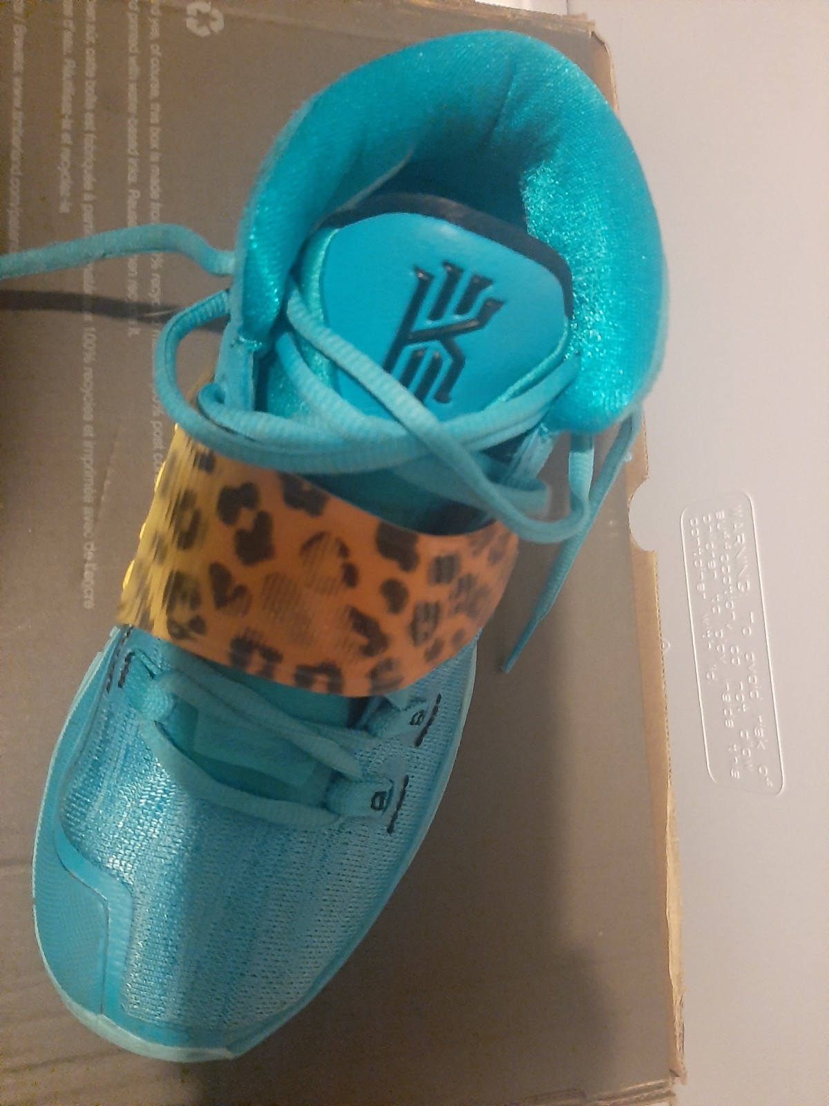 Kire 6 Boys Shoes size 4