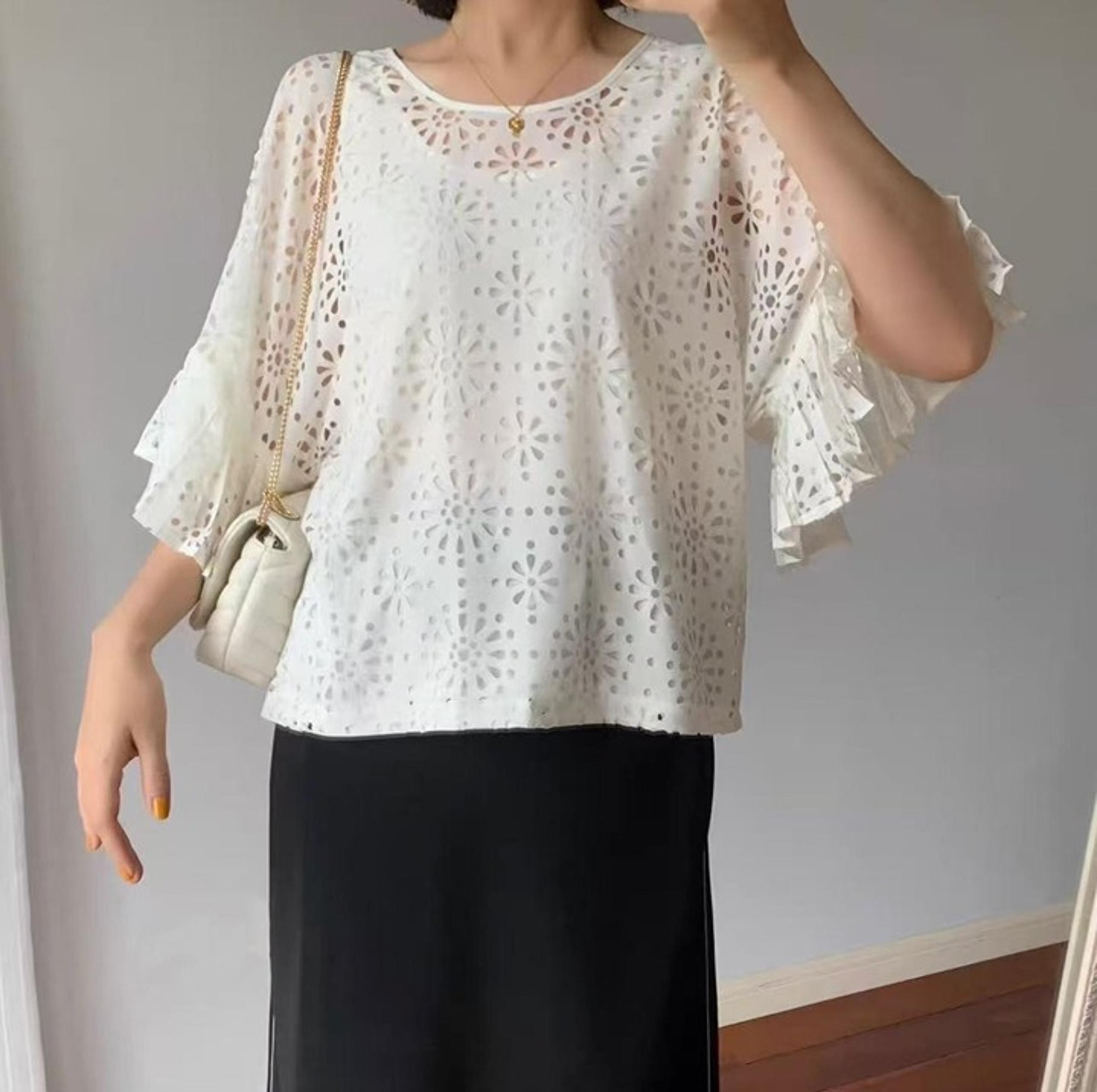 $428 NWOT See by Chloé Cream Eyelet Top Lasercut Perforated Blouse Size 40/US 6