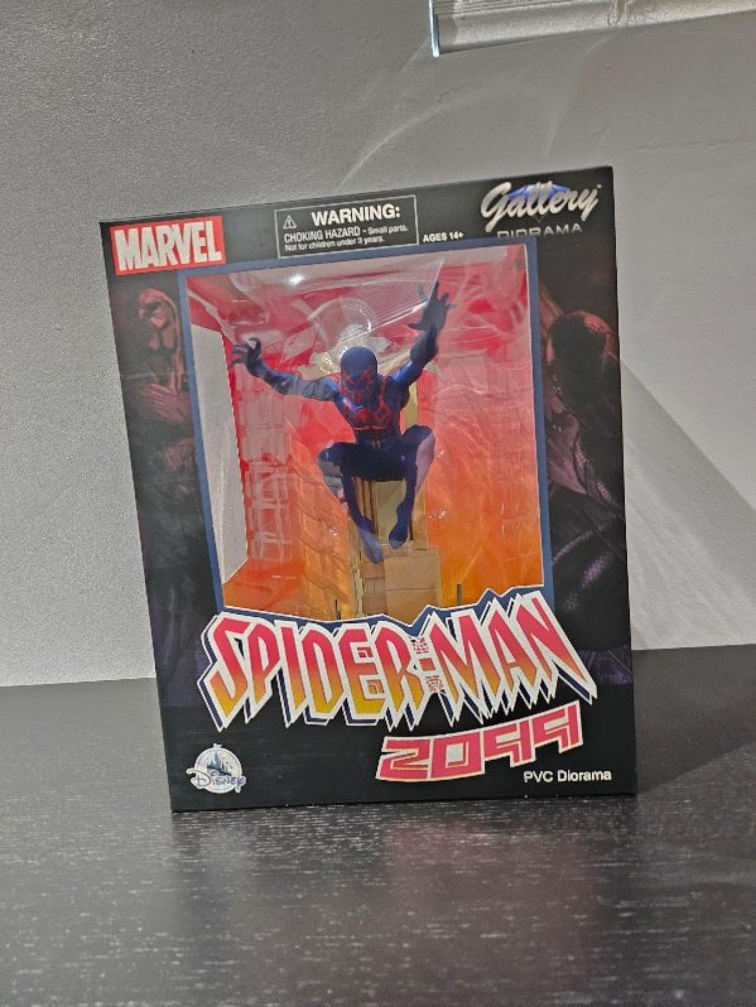 Diamon Select Spiderman 2099 statue