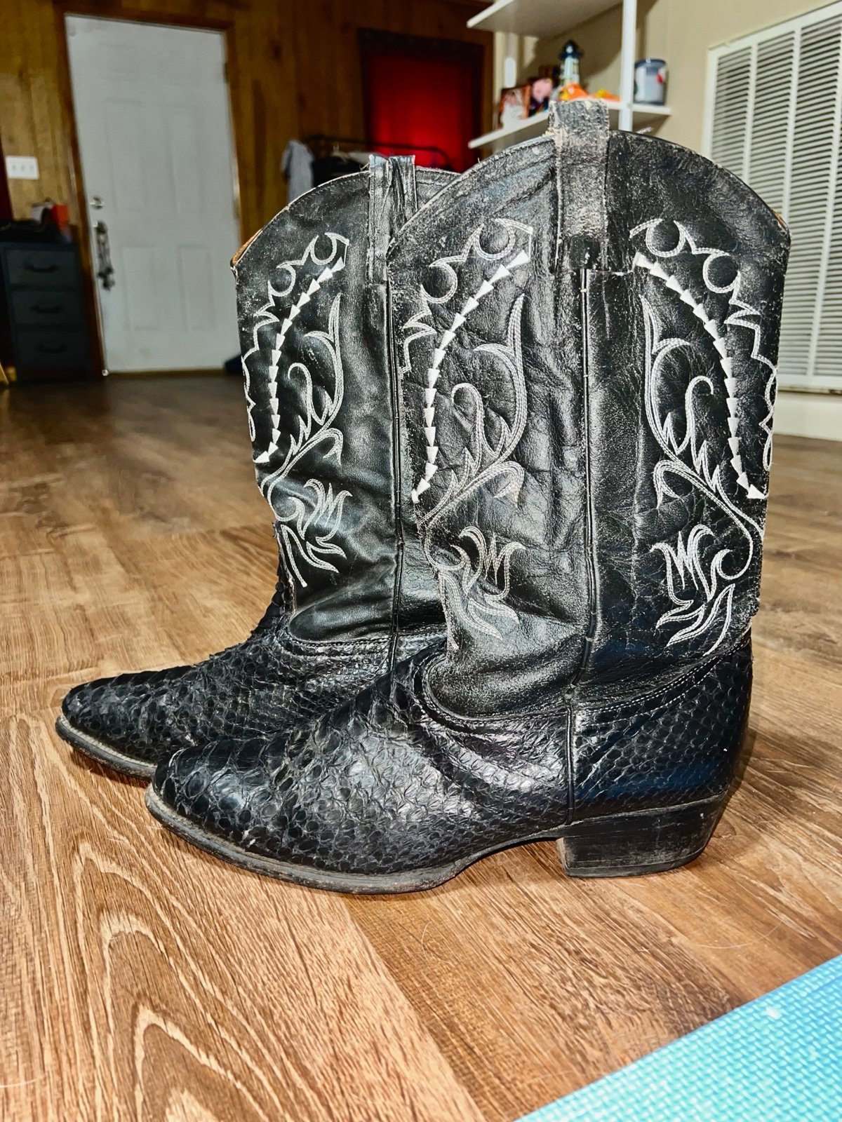 Black Genuine Crocodile Leather Cowboy Boots