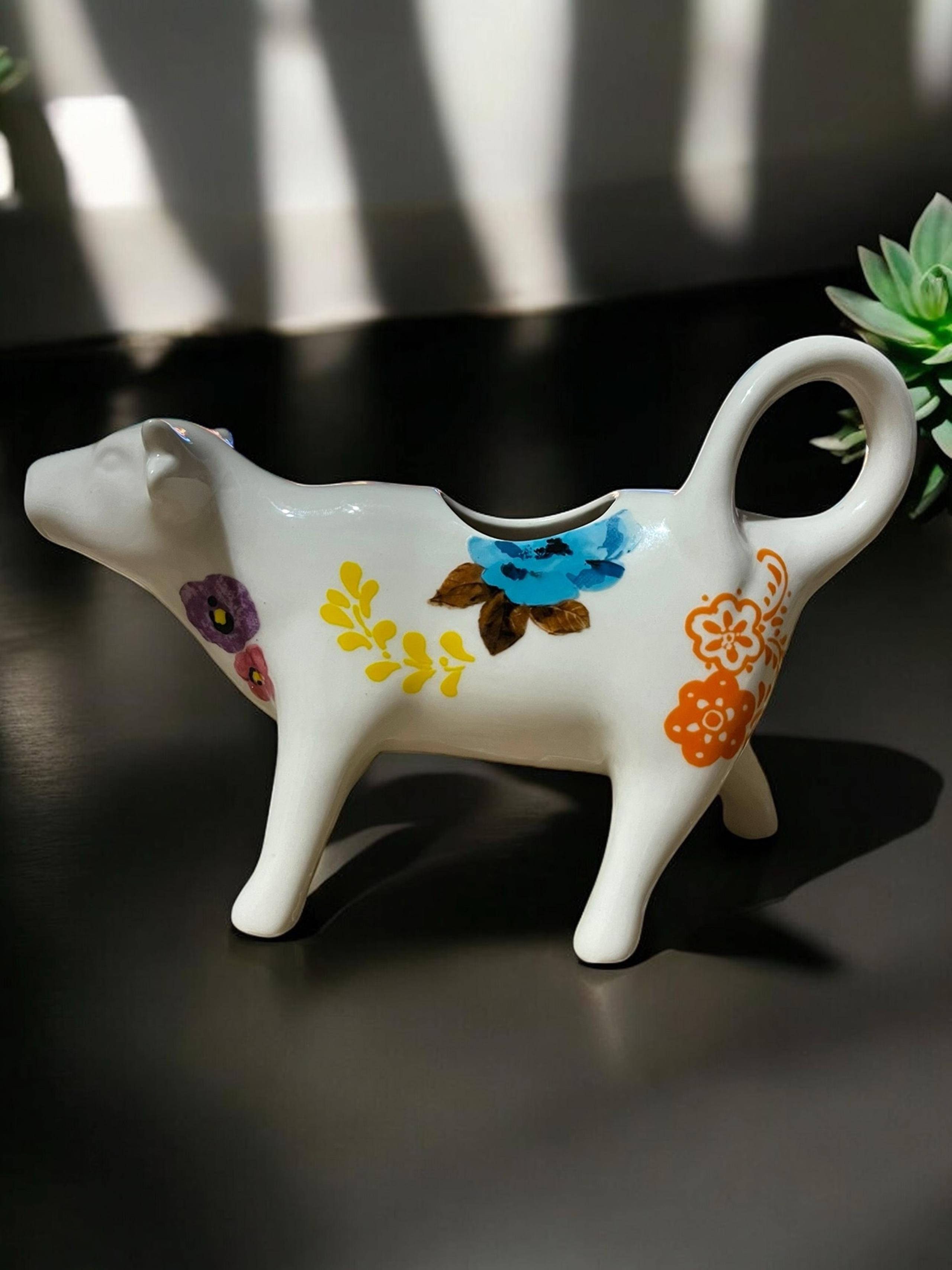Retired Pioneer Woman stoneware Posey
Floral Cow Creamer Flowers
Discontinued