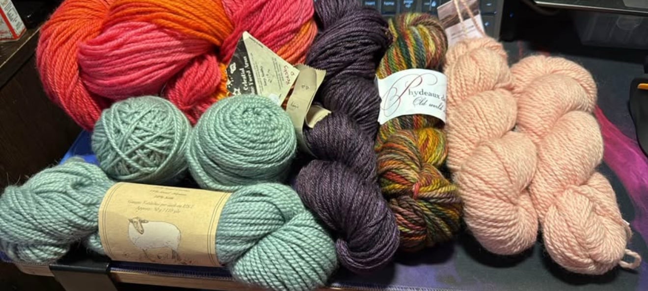 Lot of worsted / aran wool yarn lot bundle