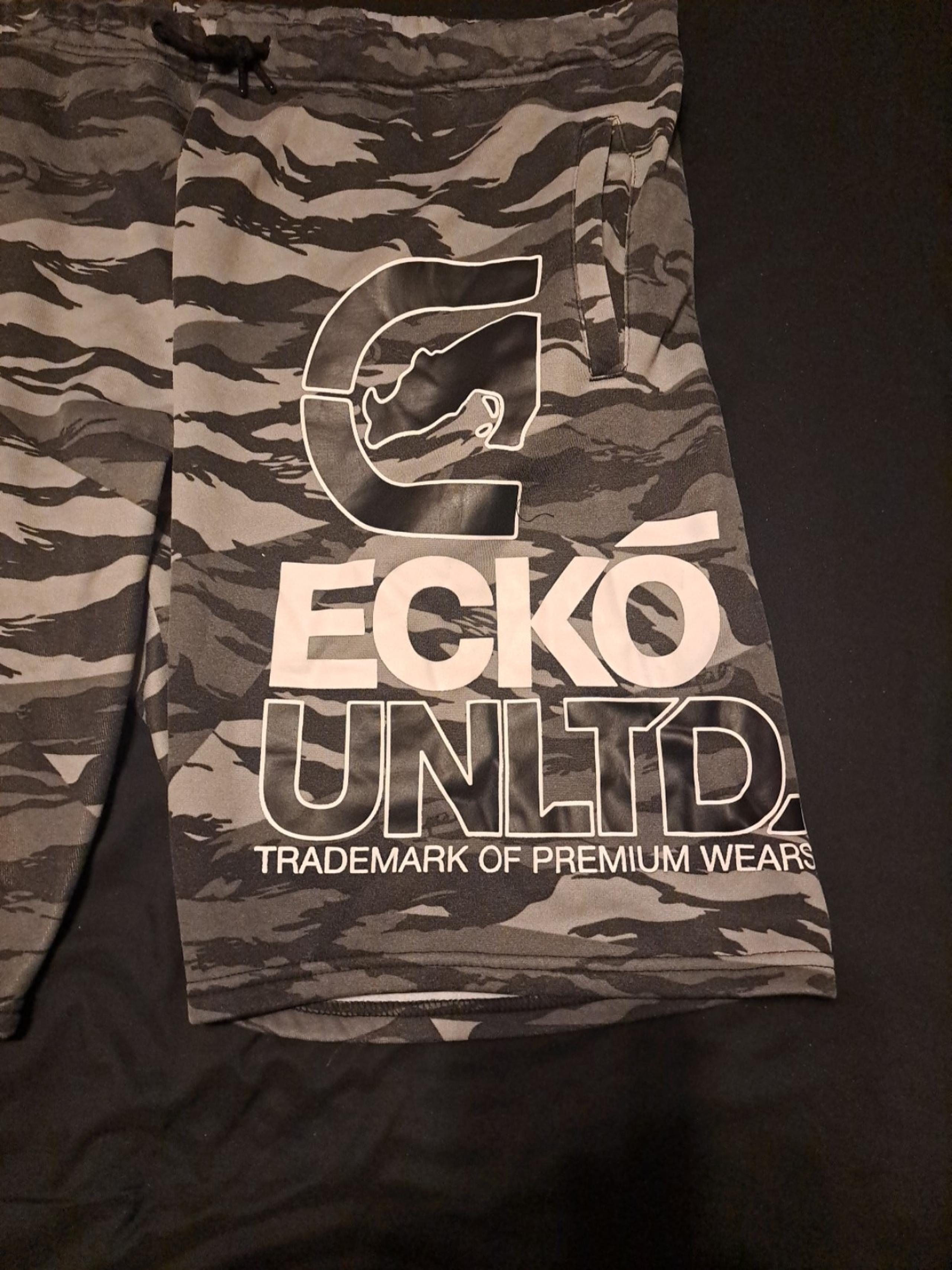 ECKO UNLTD AUTHENTIC MEN'S STREET CAMO FLEECE SHORTS NWT