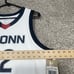 Uconn Huskies Jersey Mens Medium White Basketball NCAA Sportswear Activewear