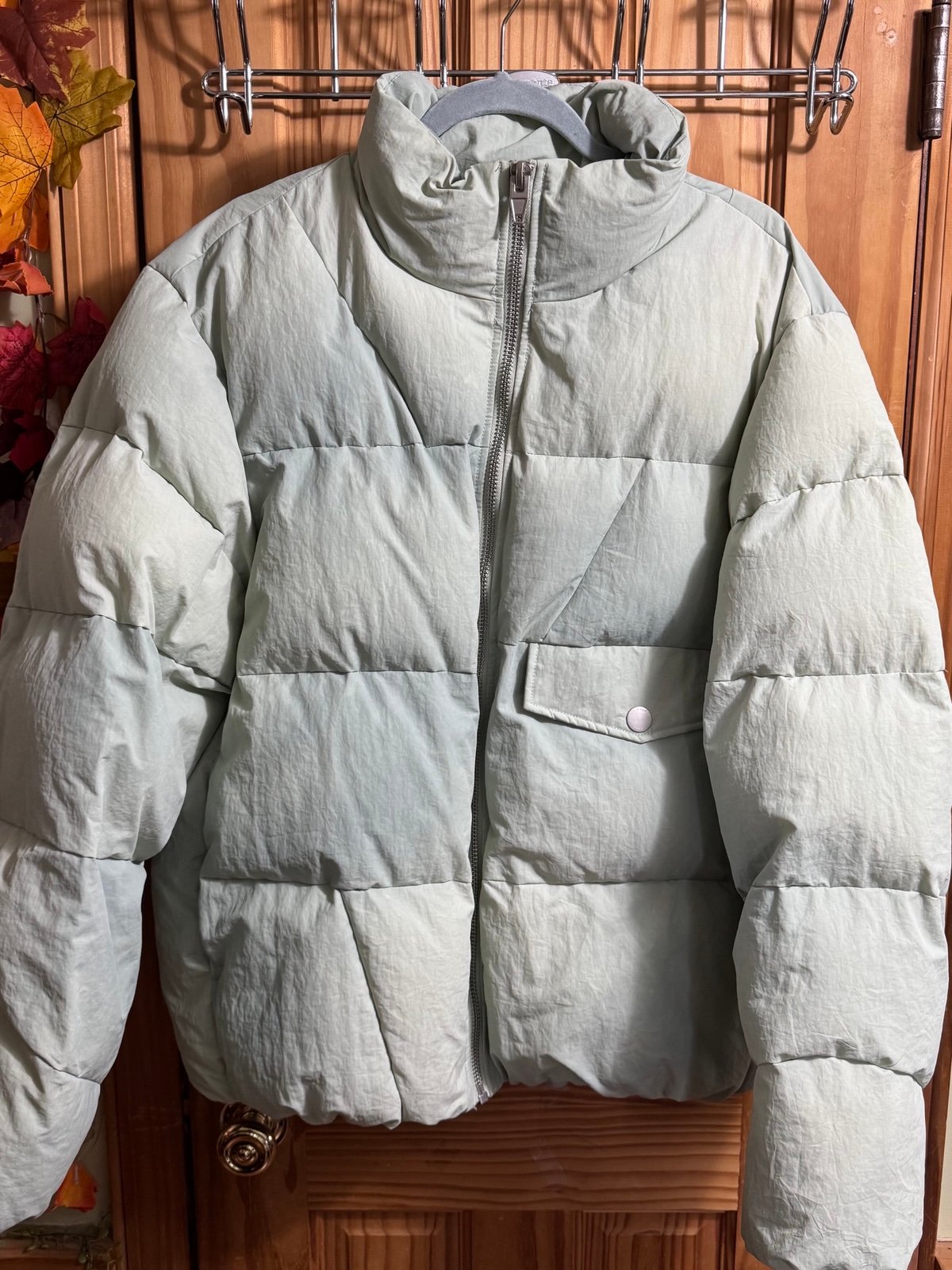 Zara matcha green puffer jacket size XL can fit a large