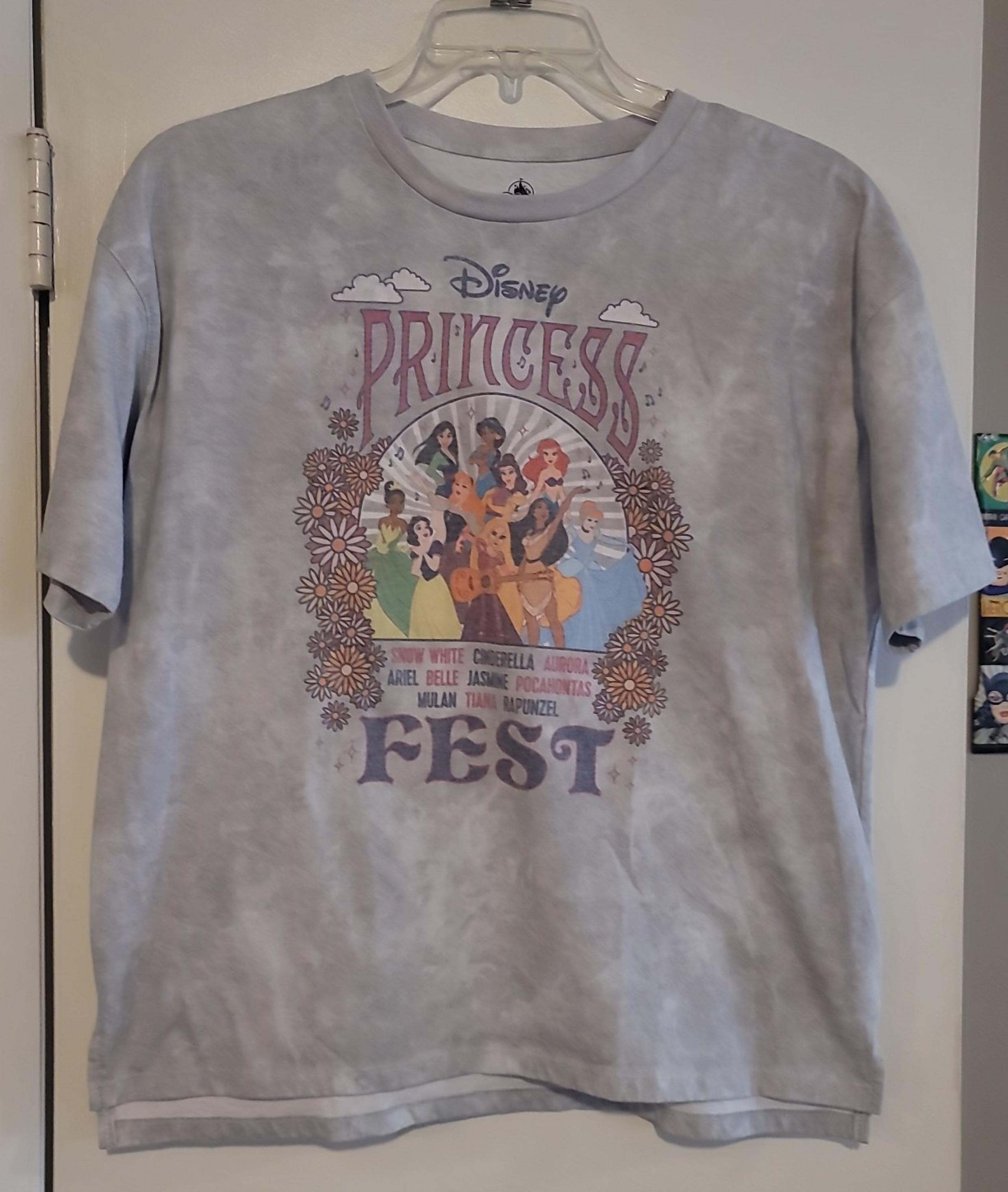 Disney Princess sz small medium tee shirt