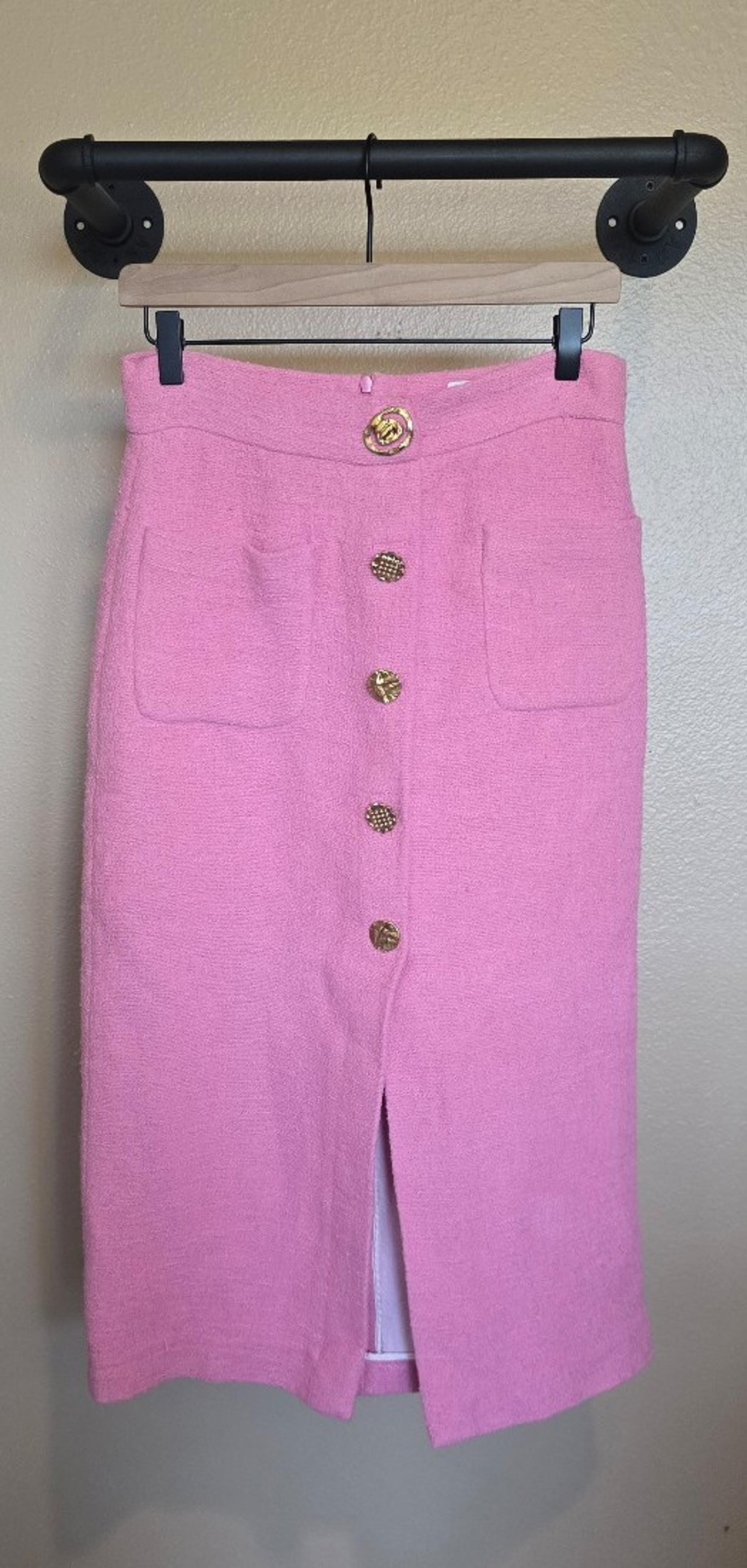 Zara tweed buttoned pencil skirt. Pink women's size medium  (bloggers fave)
