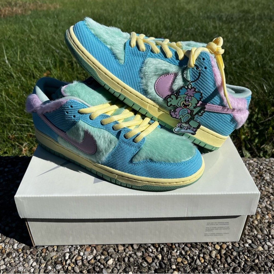 Size 10.5 - Verdy x Nike Dunk SB Low Visty FN6040-400 NEW IN BOX