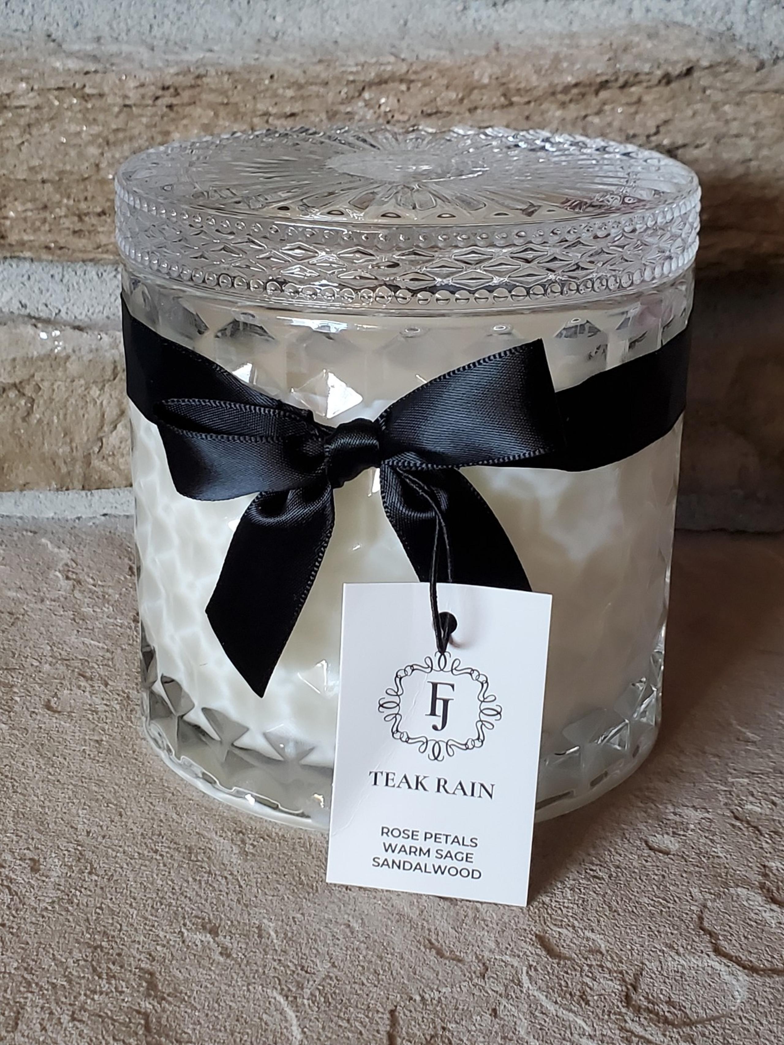 RINGLESS Fragrant Jewels Teak Rain Candle
