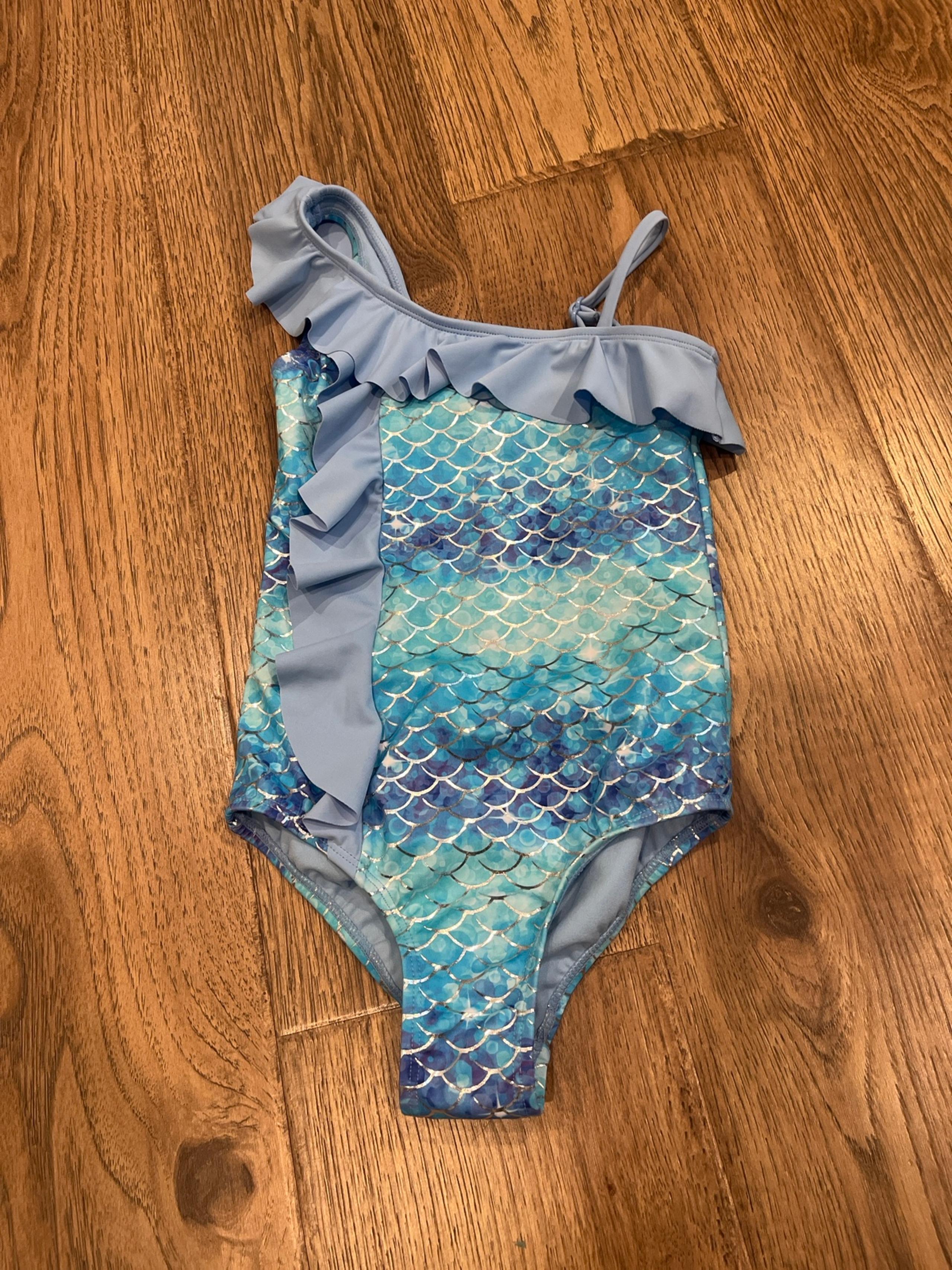 Justice girls size 6 swimsuit