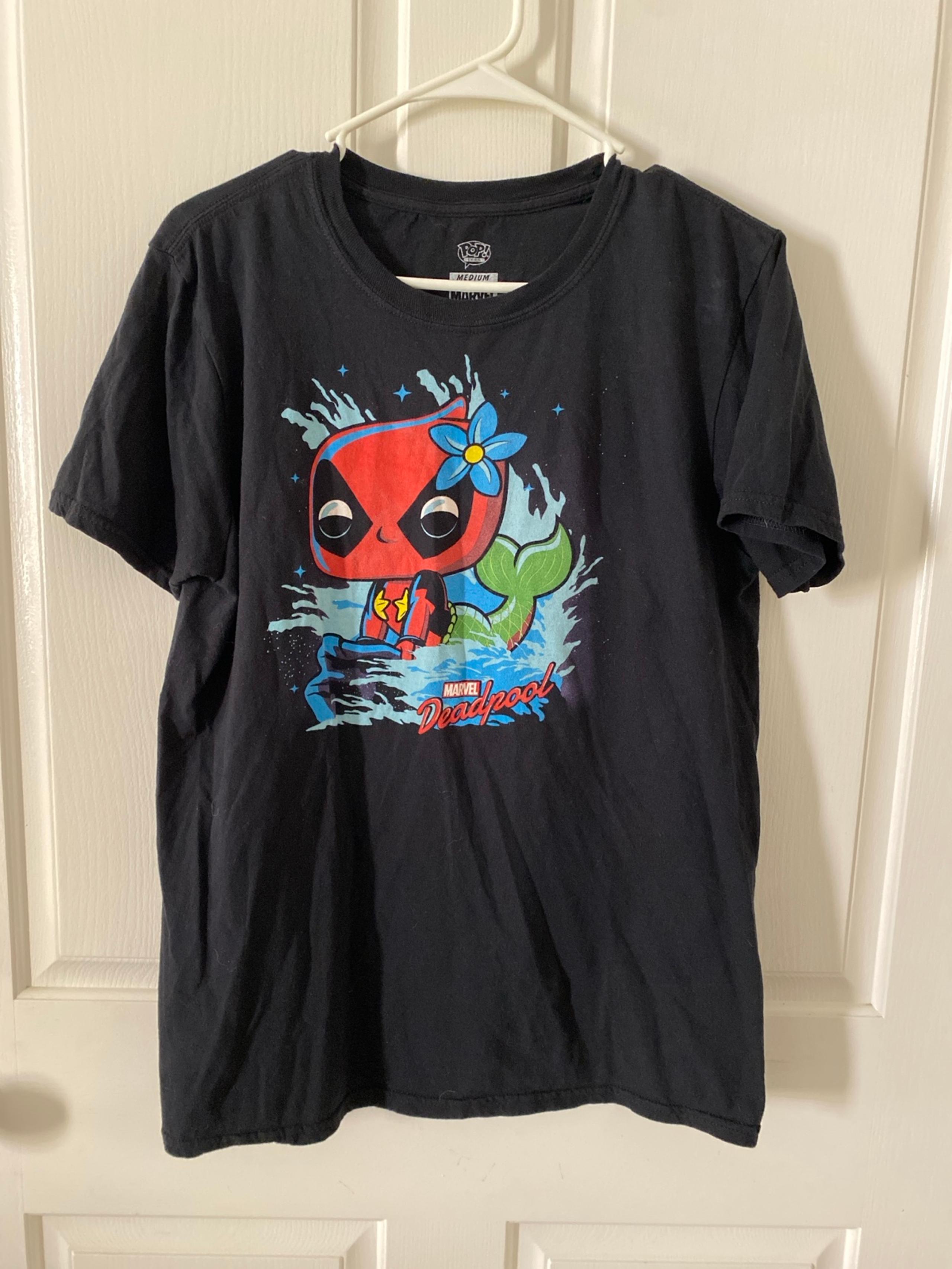Funko pop Deadpool men’s T-shirt size large