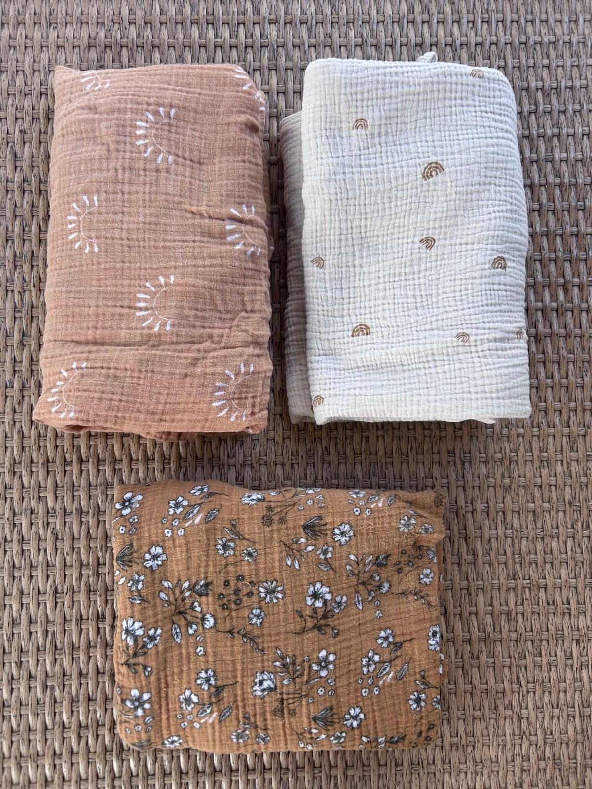 Mebie Baby & Small Shop Muslin Crib Sheet- Set of 3