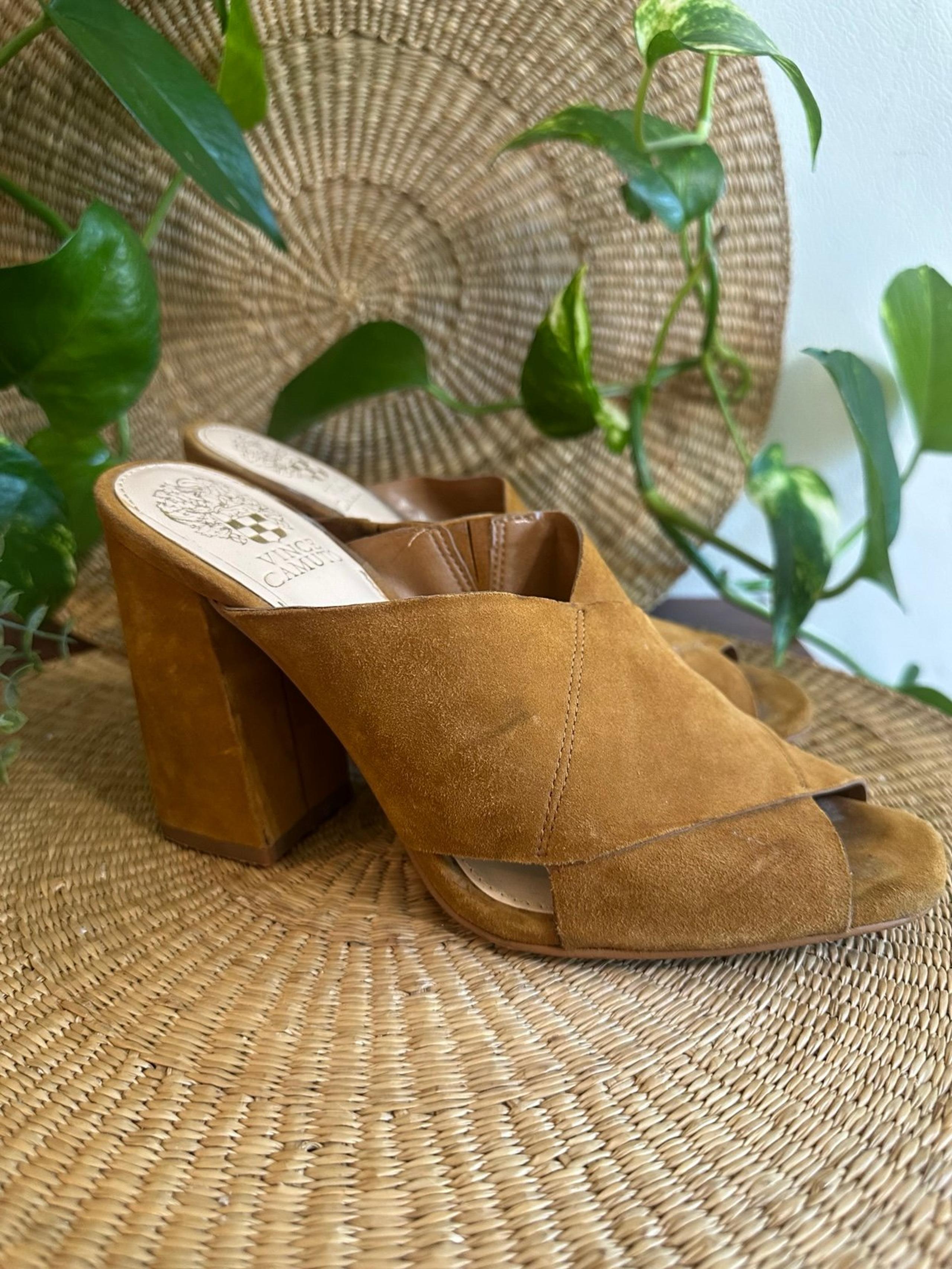 Vince Camuto women’s size 7.5 brown suede heels