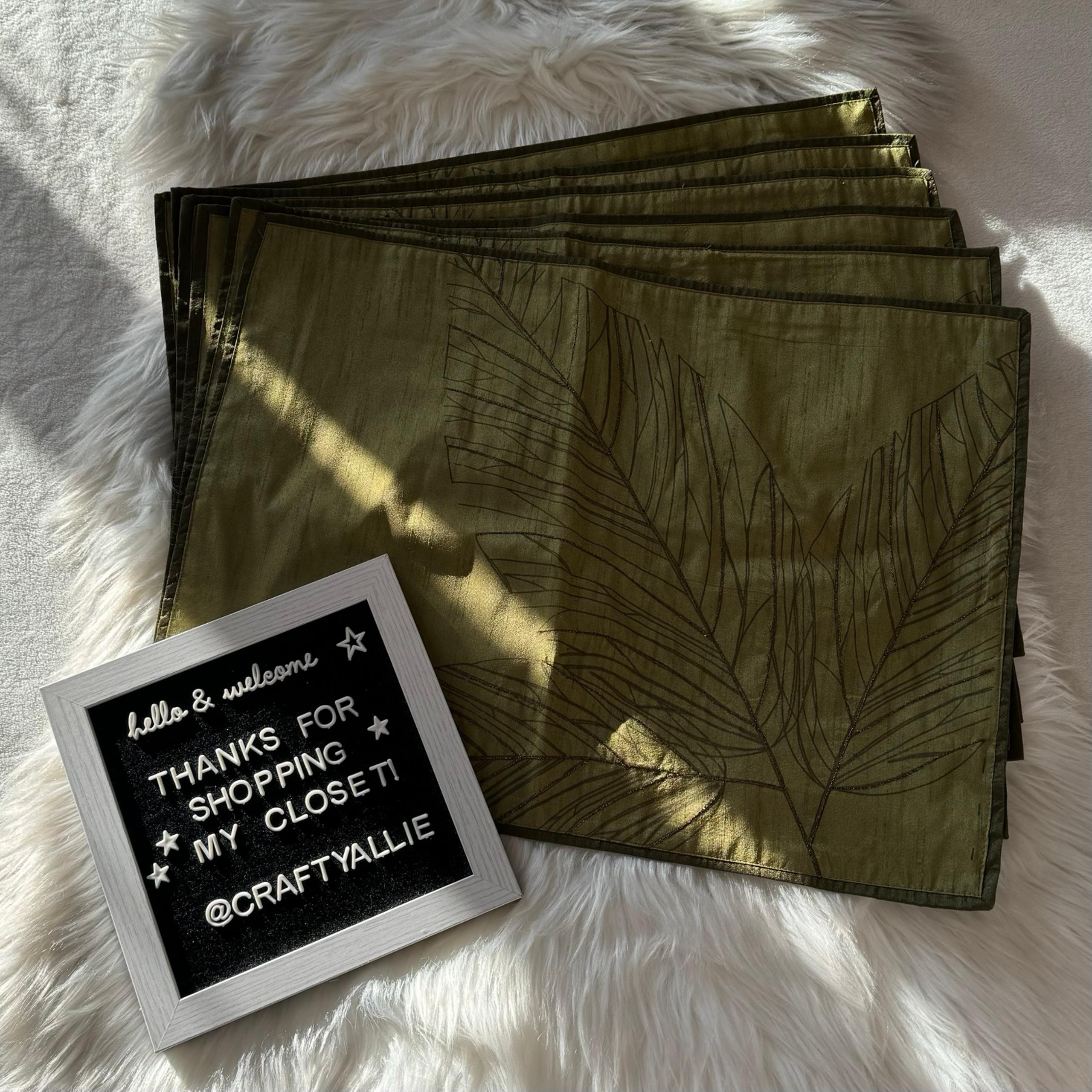 LOT of 4 Placemats | Olive Green with Metallic Leaf Pattern