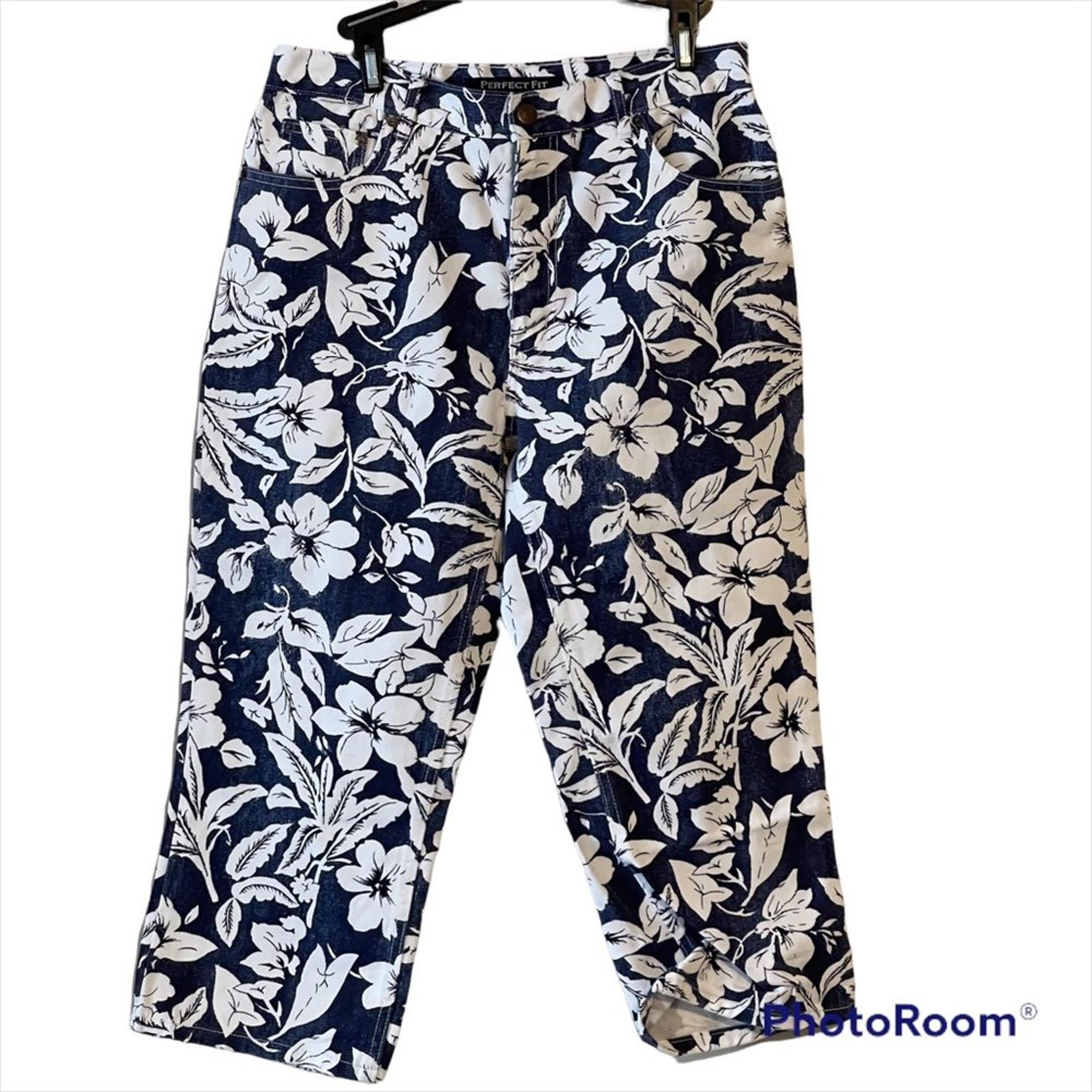 Bill Blass jeans perfect fit floral hi rise Capri jeans women’s size 8