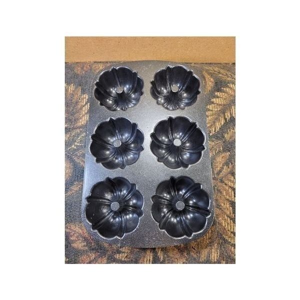 Nordic Ware Bundt-lette Pan