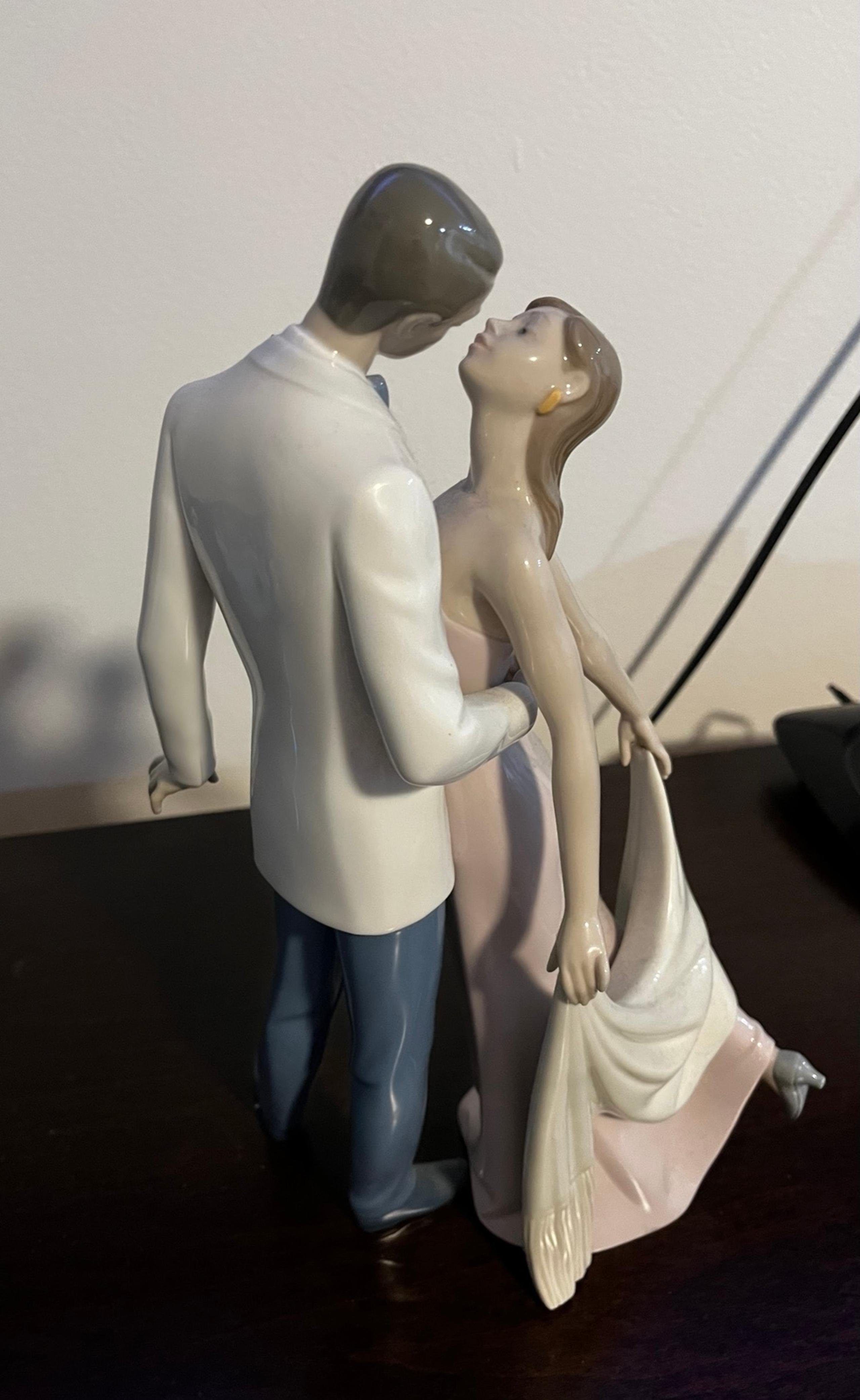 Lladro Happy Anniversary Couple Figurine