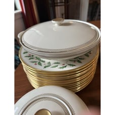 VTG HEINRICH H&C Serving & LID SELB BAVARIA GERMANY WHITE W/ GOLD TRIM Annut