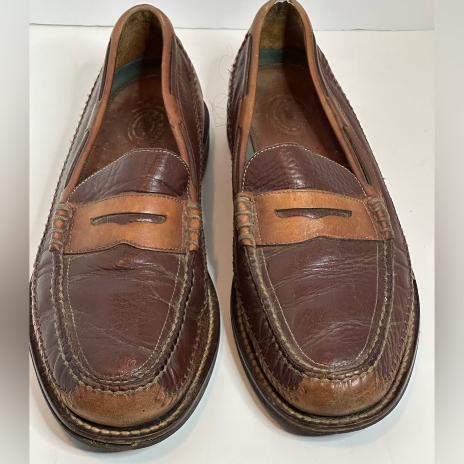 H.S. TRASK MENS 2 TONE BROWN LOAFER SIZE 11 N VIBRAM GUM LITE Black Rubber Soles