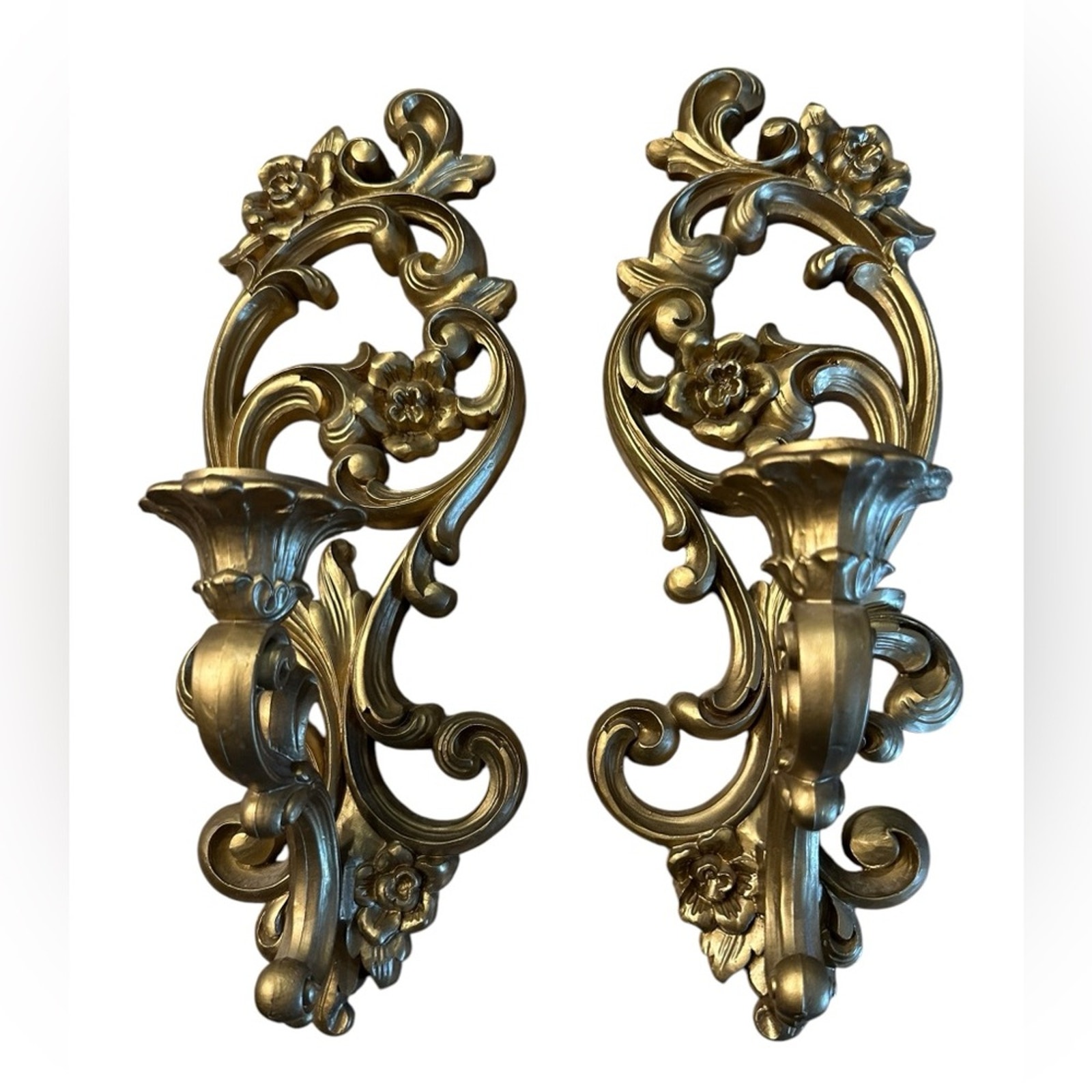 Vintage Syroco Elegant Gold Wall Sconces Pair from 1971