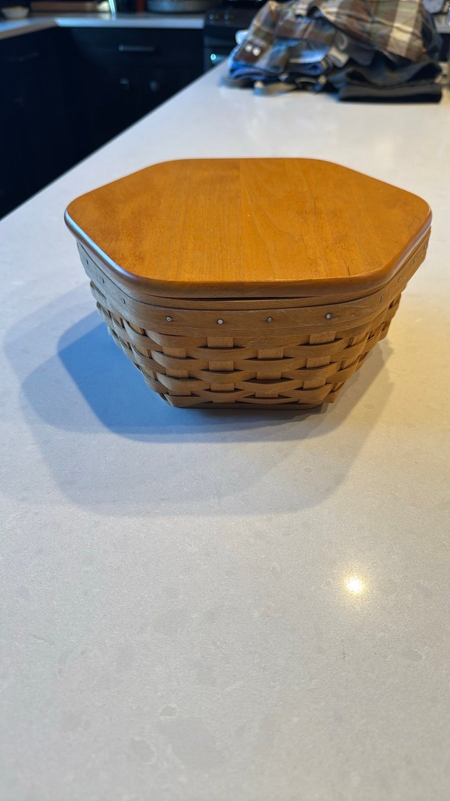Longaberger Hexagonal Wooden Basket with Lid. plastic divider Liner cracked. En