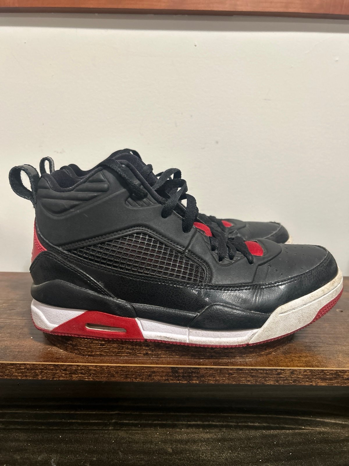 Jordan Flight 9.5 - Black Gym Red