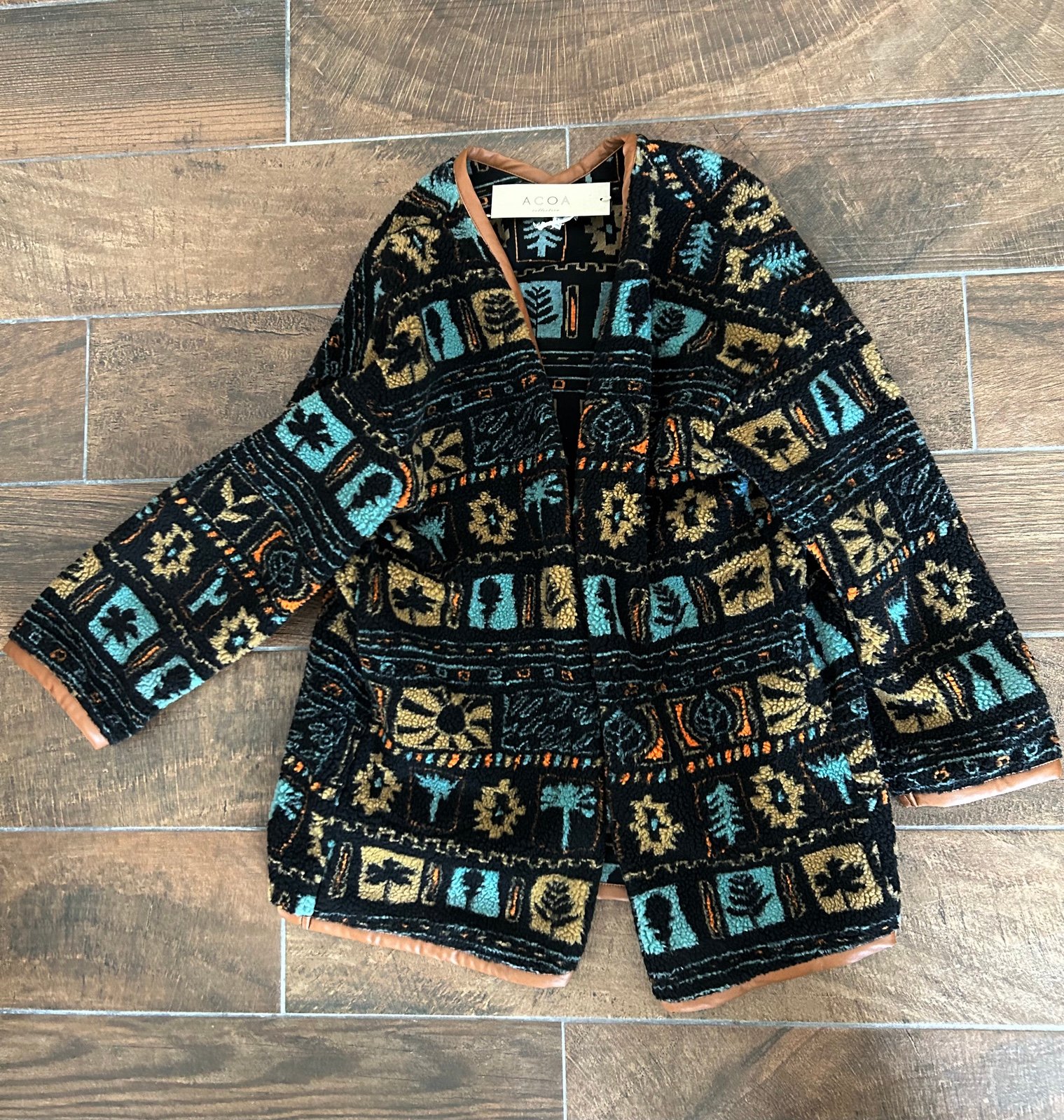 ACOA coat size L NWT