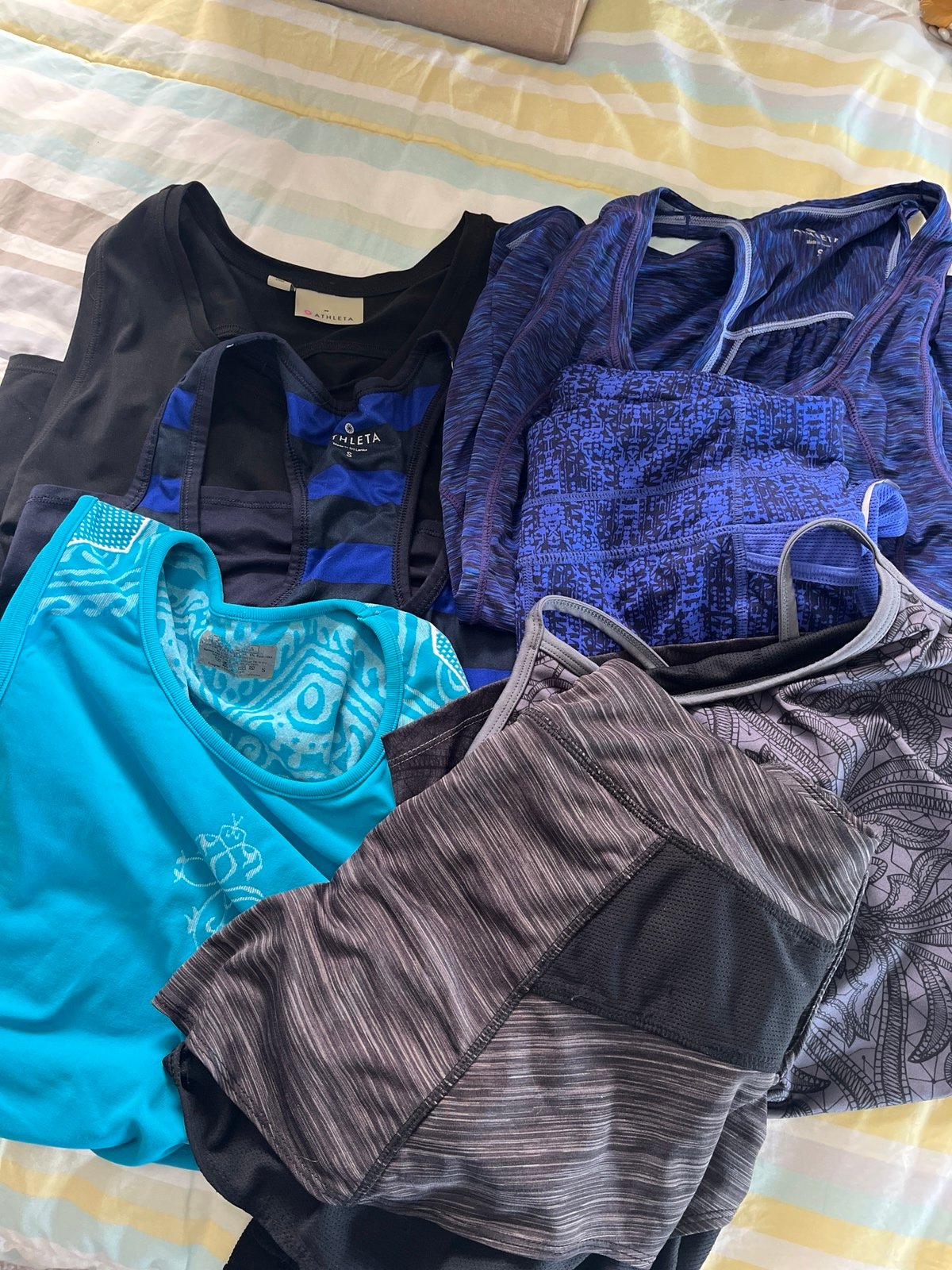 Athleta bundle size small tanks skirt capri