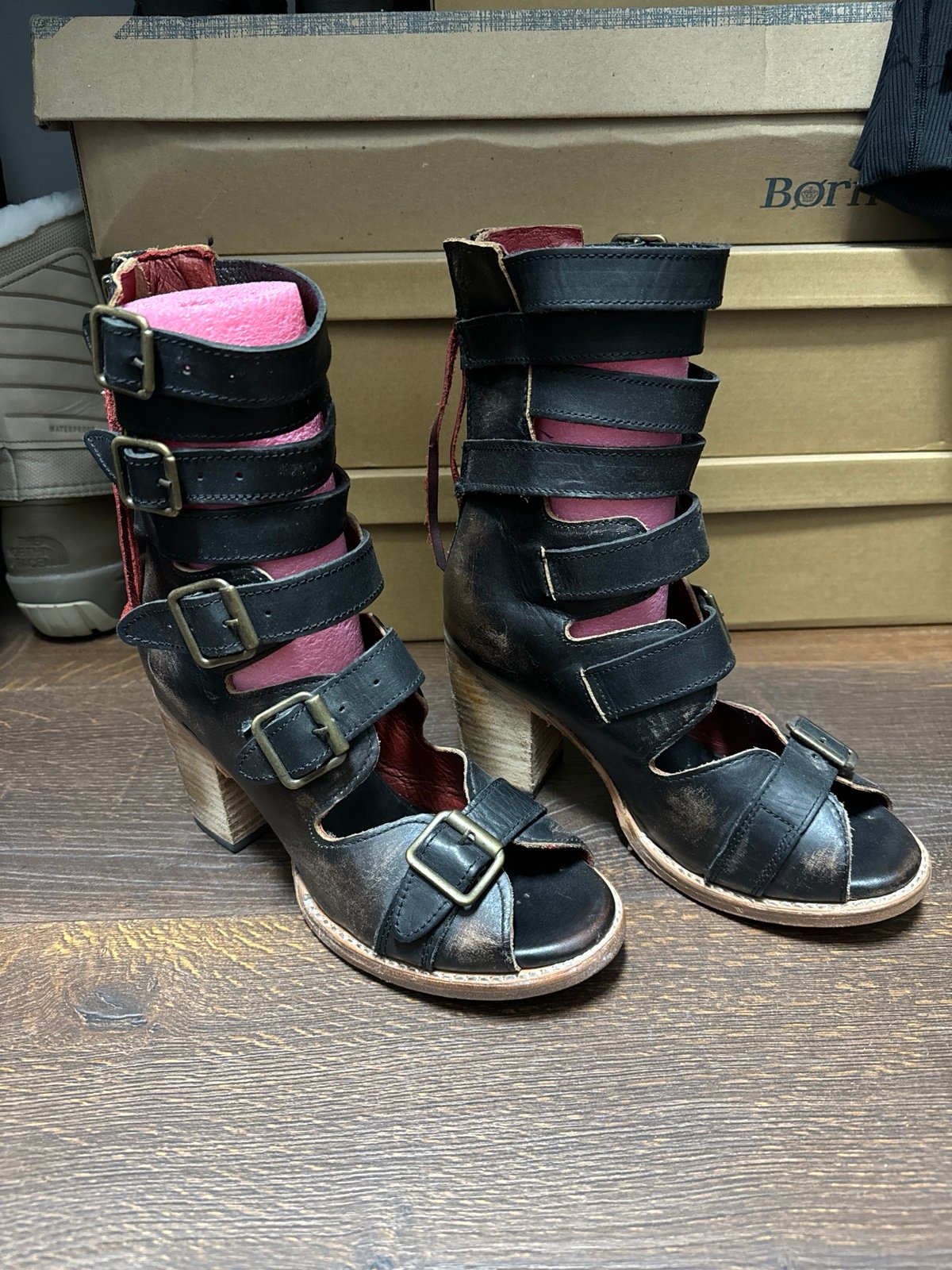 Freebird Bond Size 8 Brand New Black Distressed