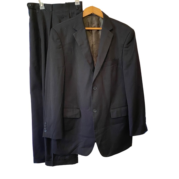 Men’s Lineage Black Pinstripe 2 Piece Suit Coat 42/Pants36