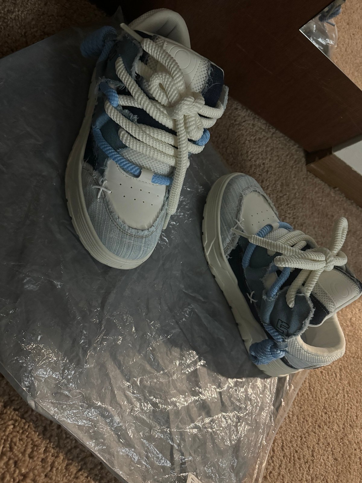 OGIY Sneakers