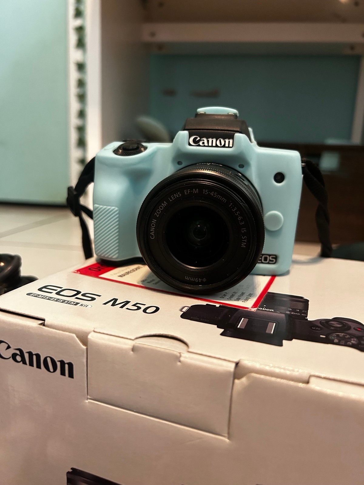 Canon m50
