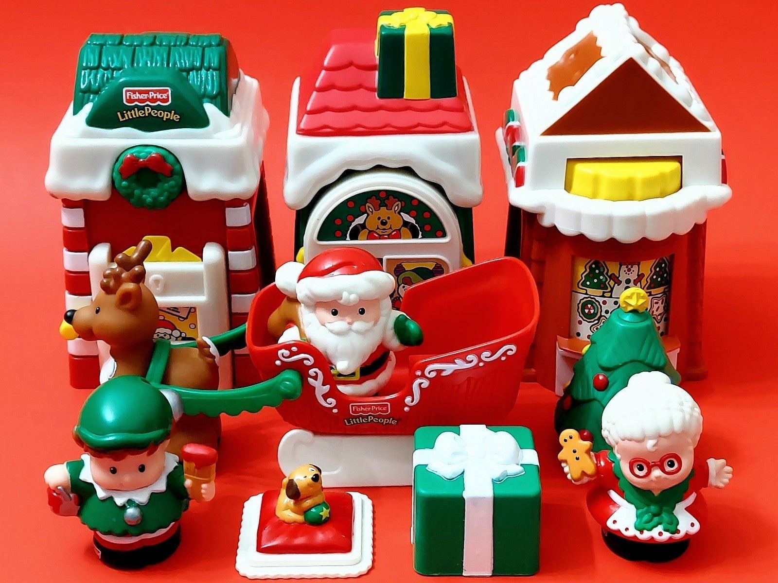 Fisher Price Little People CHRISTMAS VILLAGE TOWN HOLIDAY TOY PLAYSET