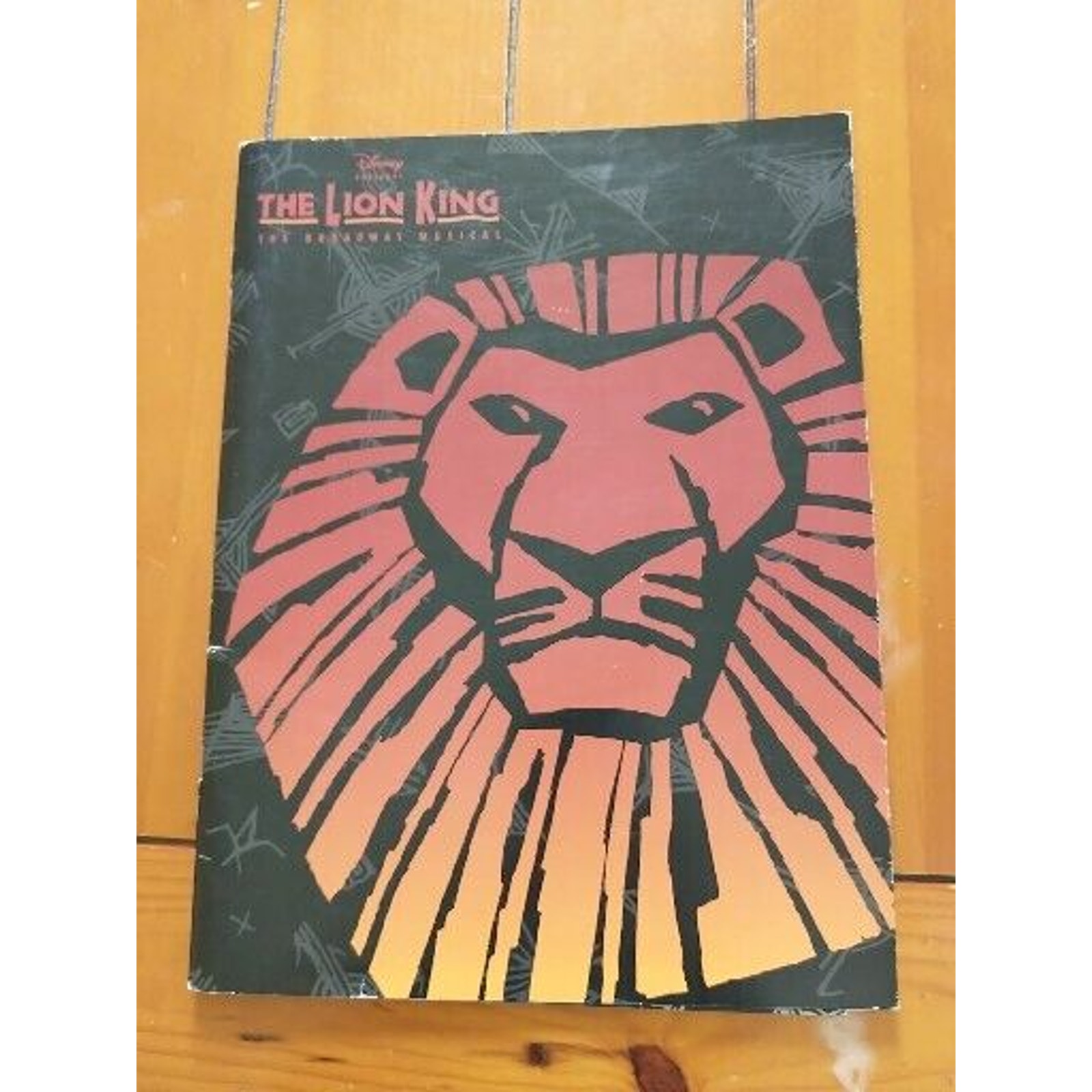 1997 Disney THE LION KING Broadway Musical Souvenir Program Book Brochure & Cast