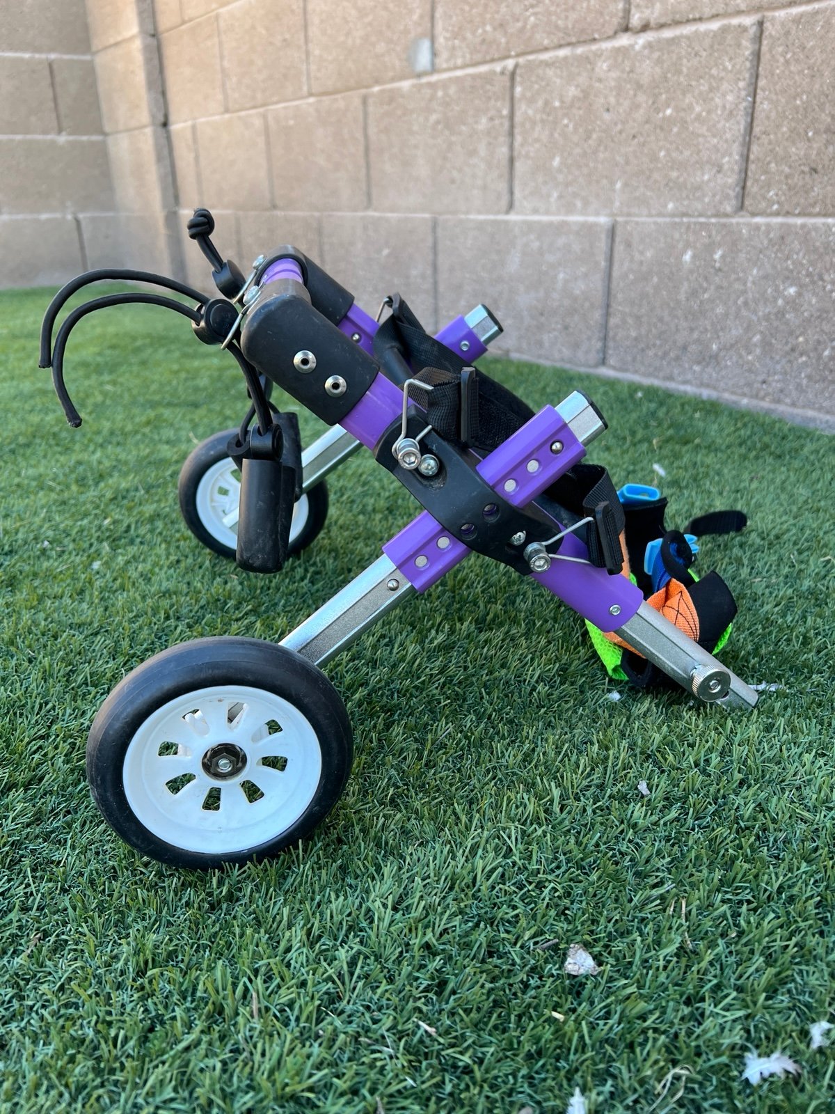 Dog wheelchair