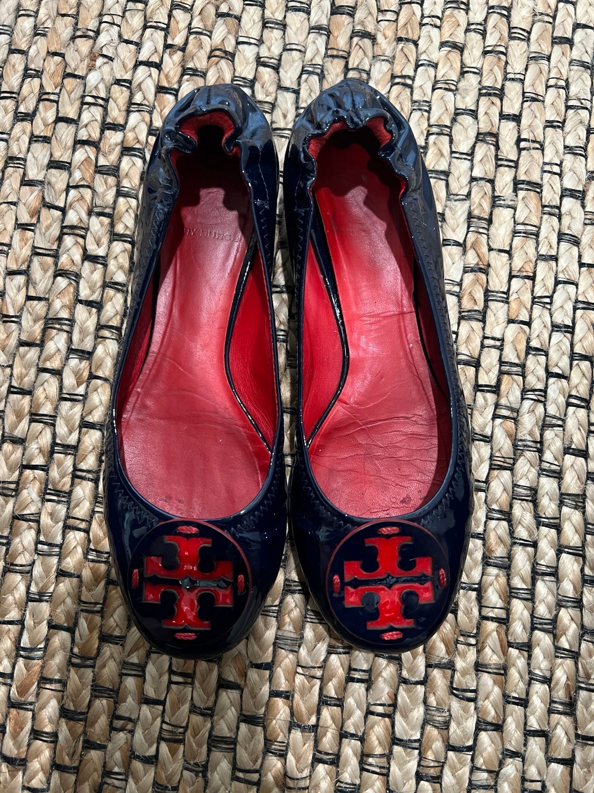 Tory Burch Size 8 Navy and Red Patent Leather flats. Reva Ballet Style