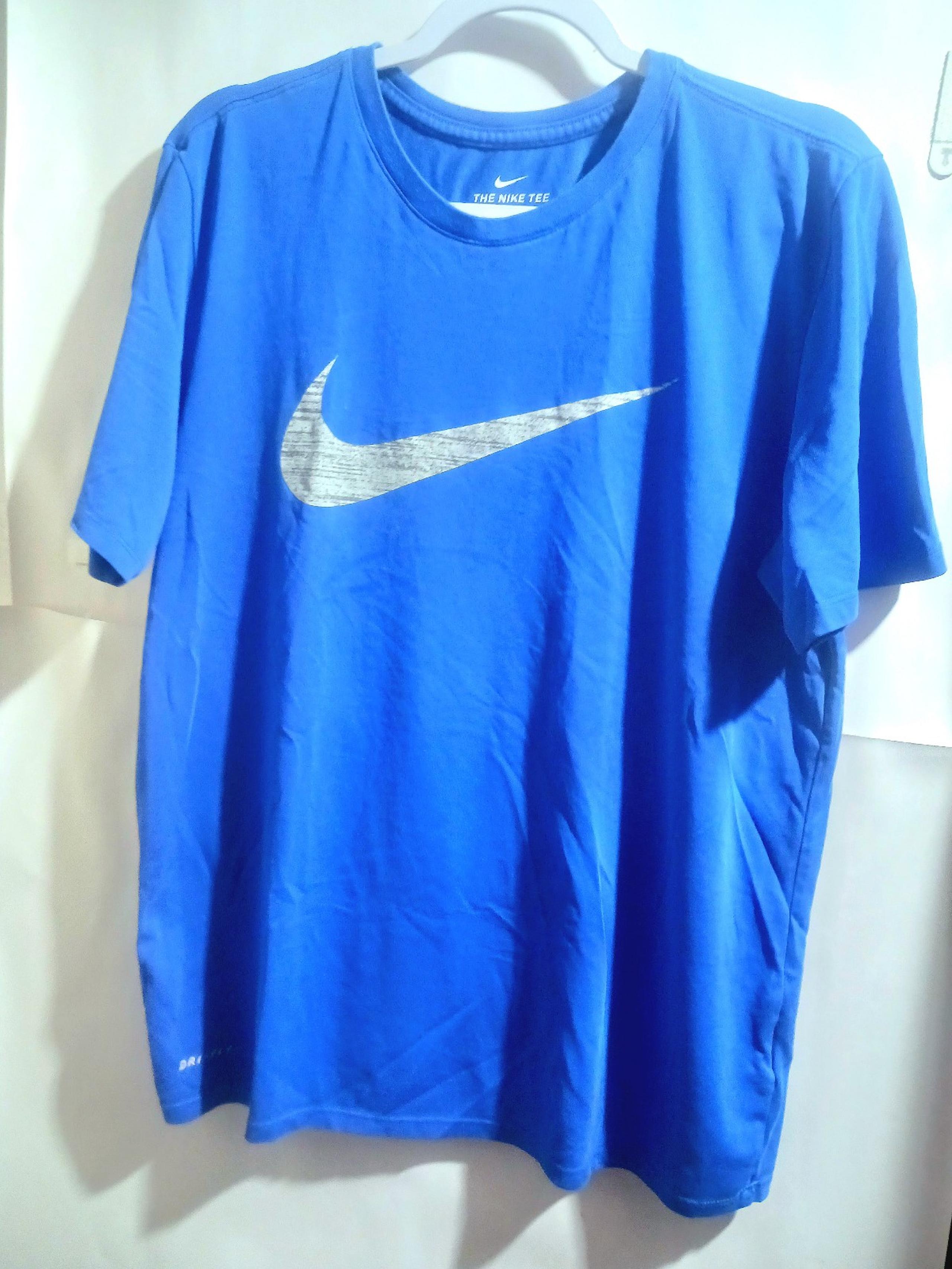 Women's Nike Dri-Fit T-shirt, Size Large, Athletic Cut