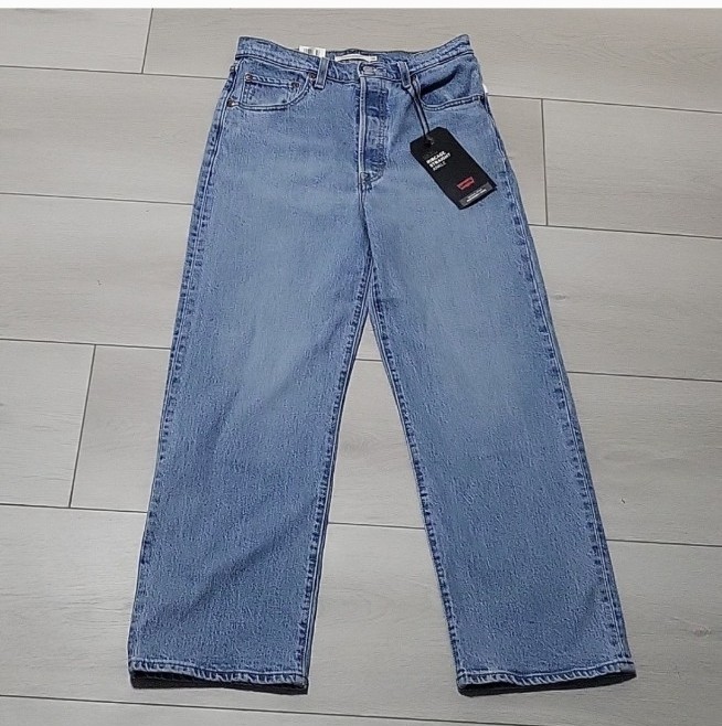 Levi's Ribcage Straight Ankle Jeans