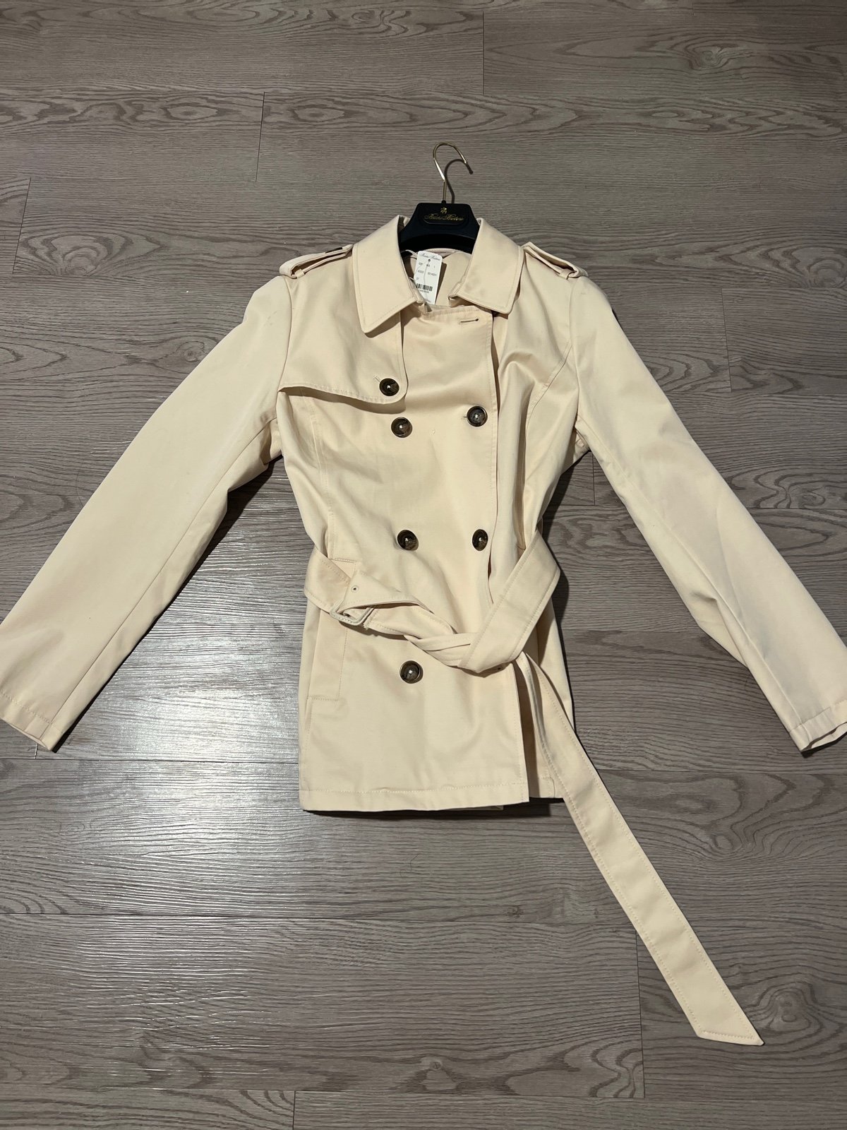 Brooks Brothers Belted Trench Coat size 6 beige New With Tag Never Worn