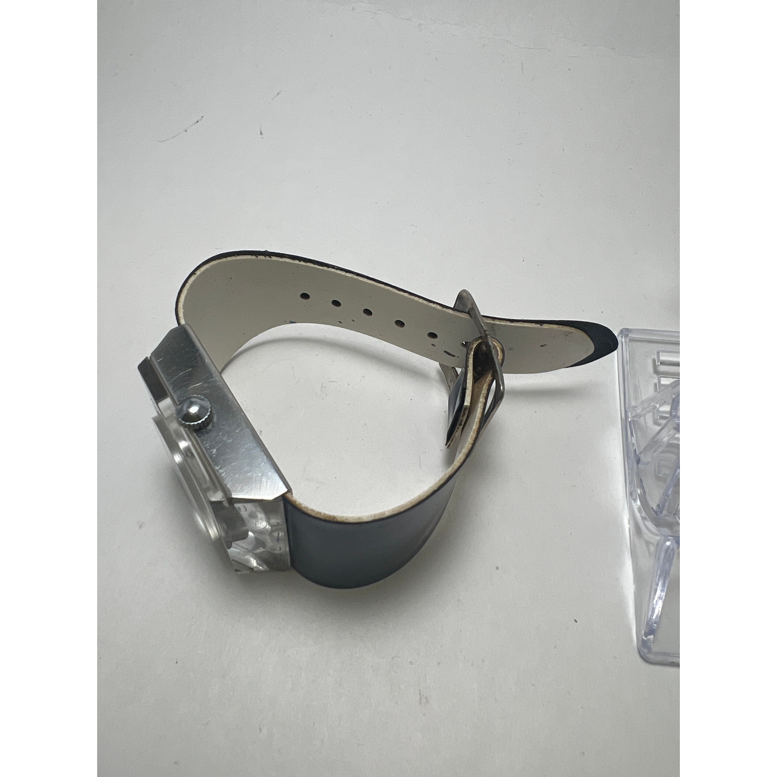 Chateau Vintage Mens (or Ladies) Strap Watch in Lucite Case