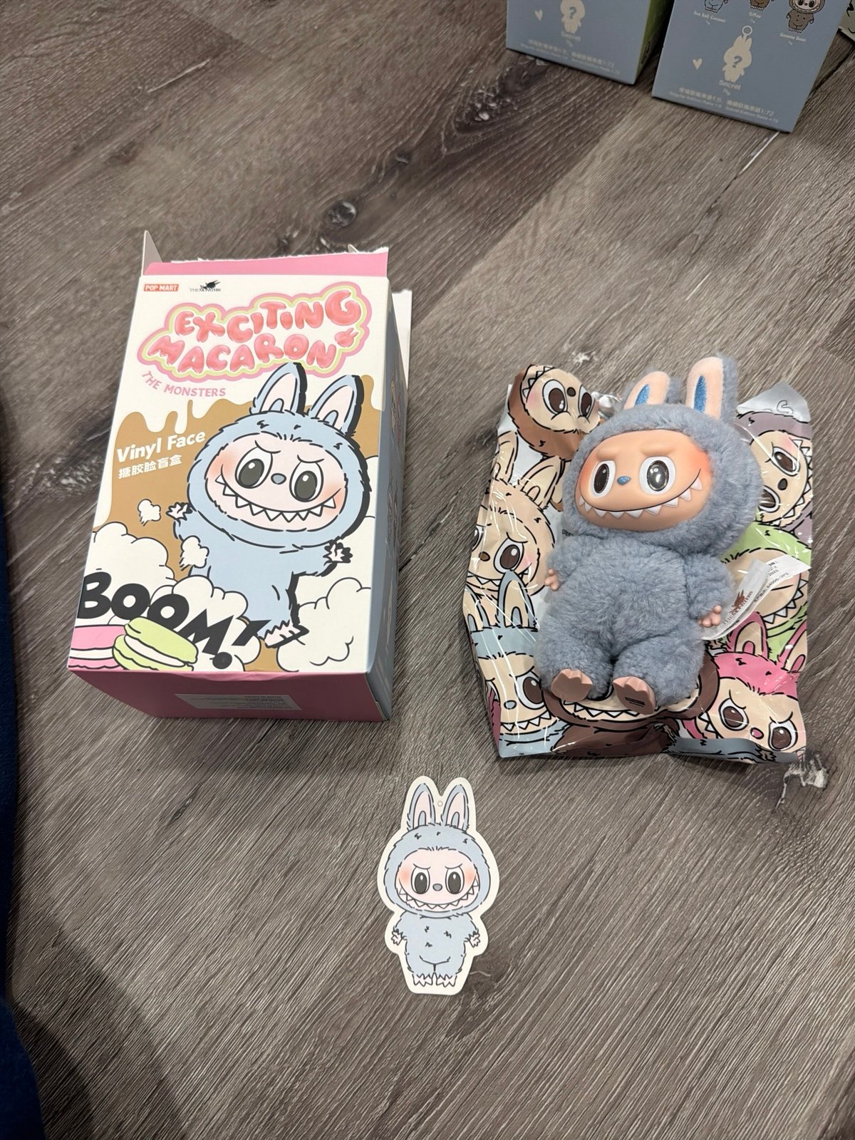 Exciting Macaron authentic Popmart Labubu - Sea Salt Coconut