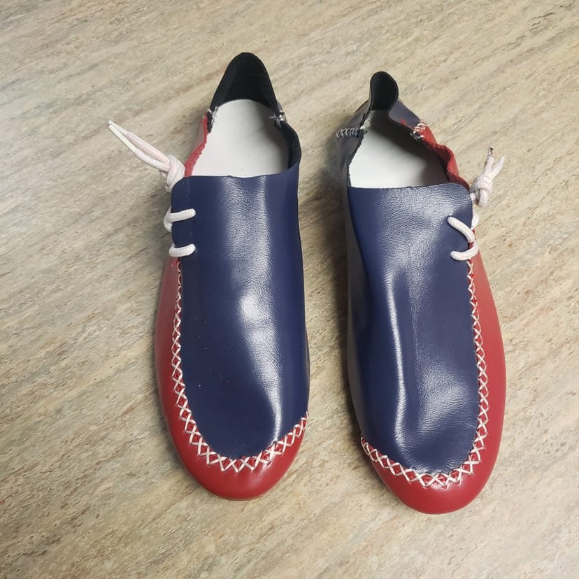 NWOB Navy blue and red loafers
