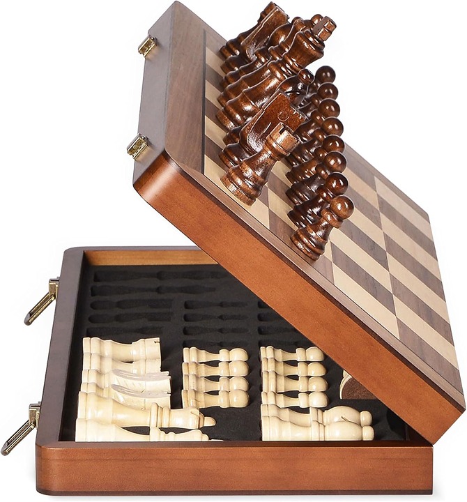 15 Wooden Chess Set with Magnetic Pieces - Extra Queens - Folding Chessboard