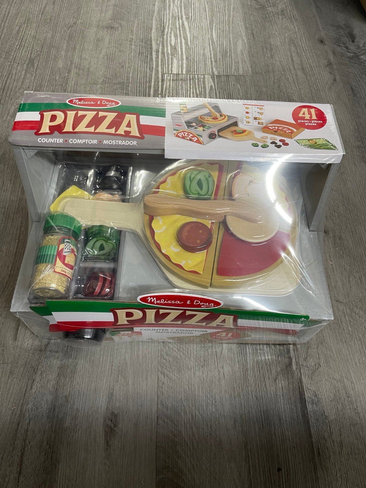 Melissa & Doug Wooden Pizza Play Set brand new